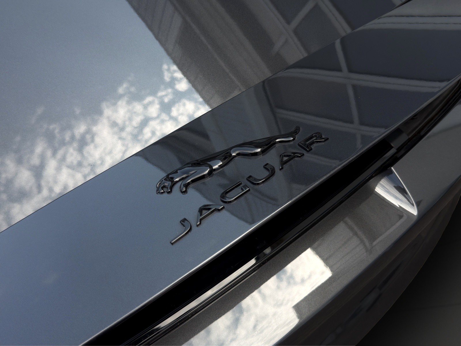 JAGUAR F-Type Coupé 5.0 V8 R75 Automatik AWD-image-29