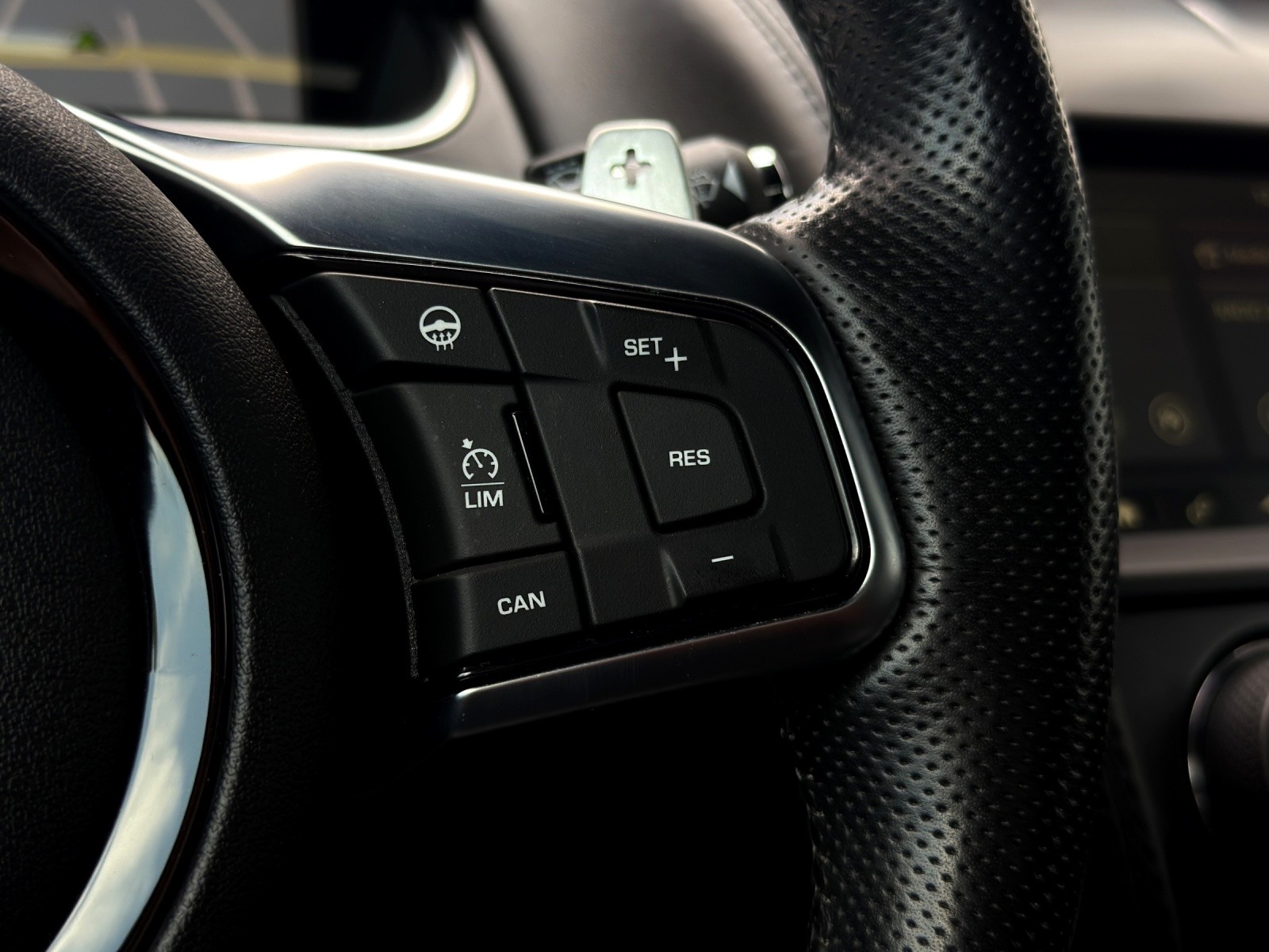 JAGUAR F-Type Coupé 5.0 V8 R75 Automatik AWD-image-23