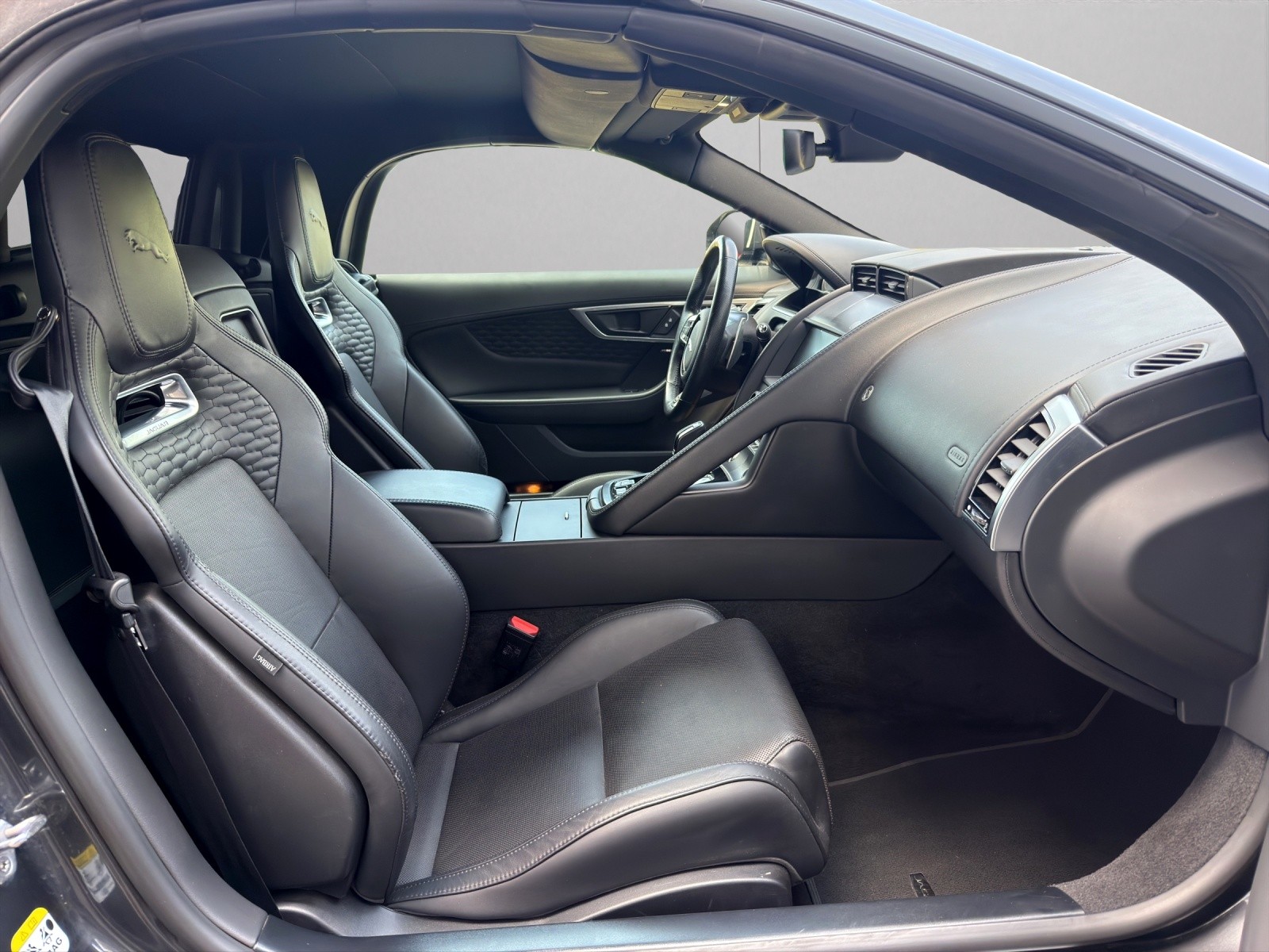 JAGUAR F-Type Coupé 5.0 V8 R75 Automatik AWD-image-14