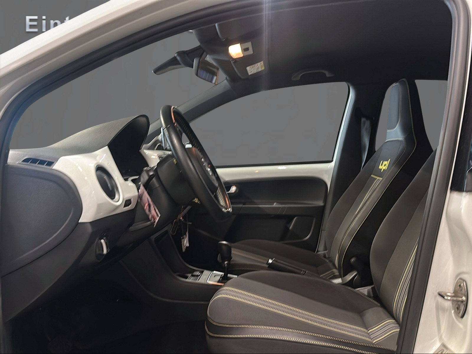 VW Up 1.0 BMT street up ASG-image-9
