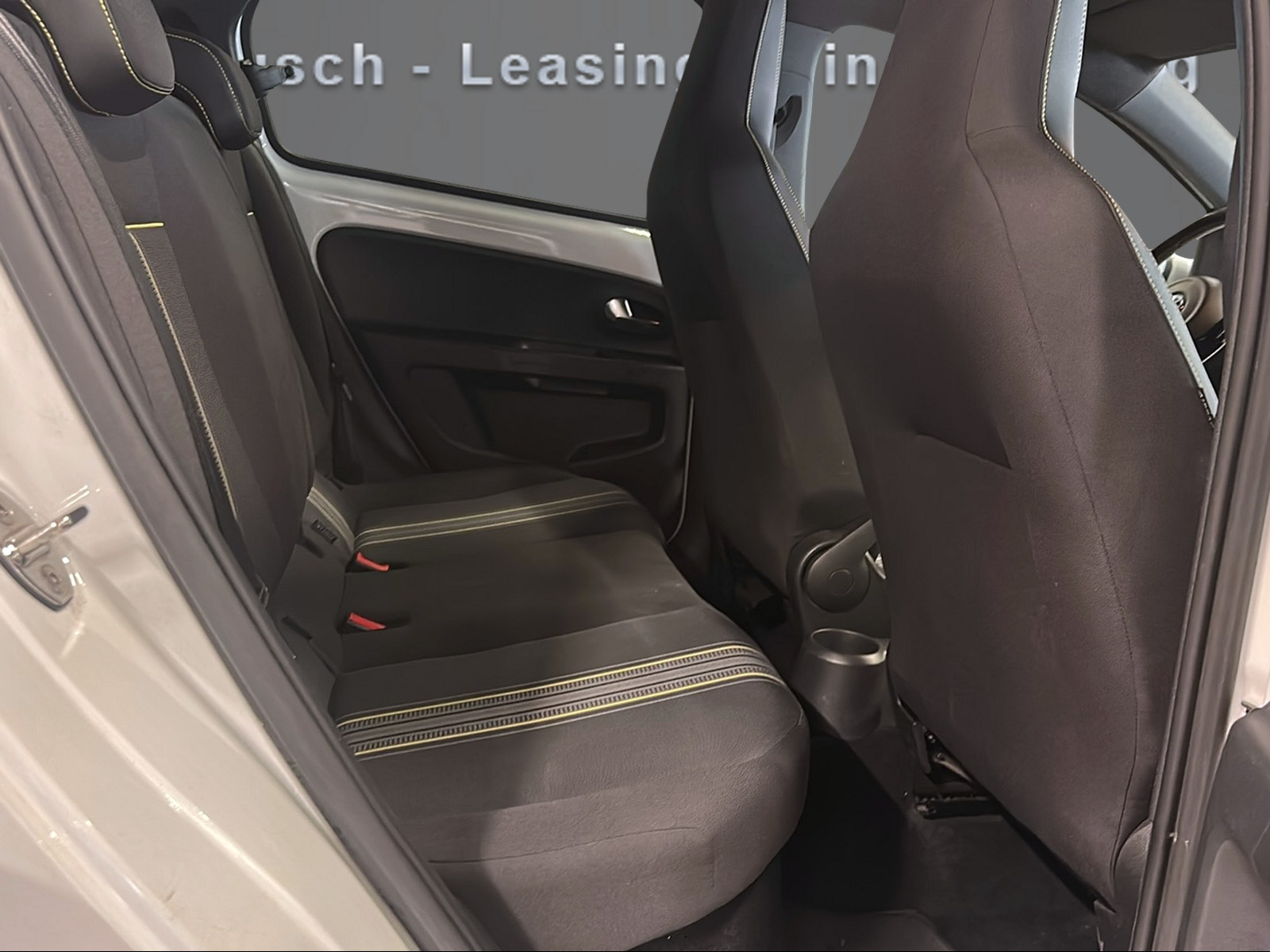 VW Up 1.0 BMT street up ASG-image-11