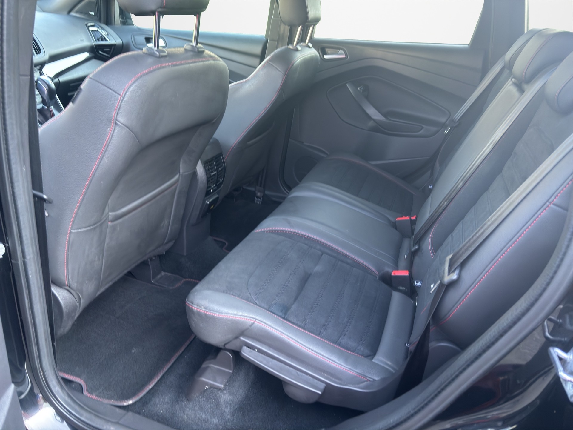 FORD Kuga 2.0 TDCi ST Line High 4WD PowerShift-image-10