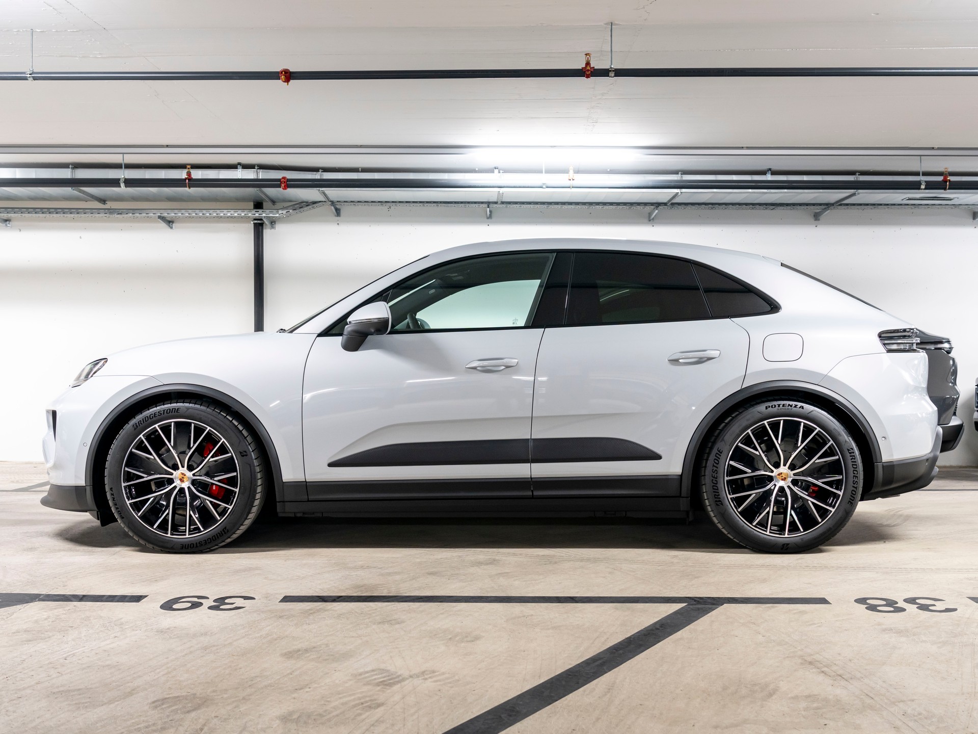 PORSCHE Macan 4 S 100kWh-image-1