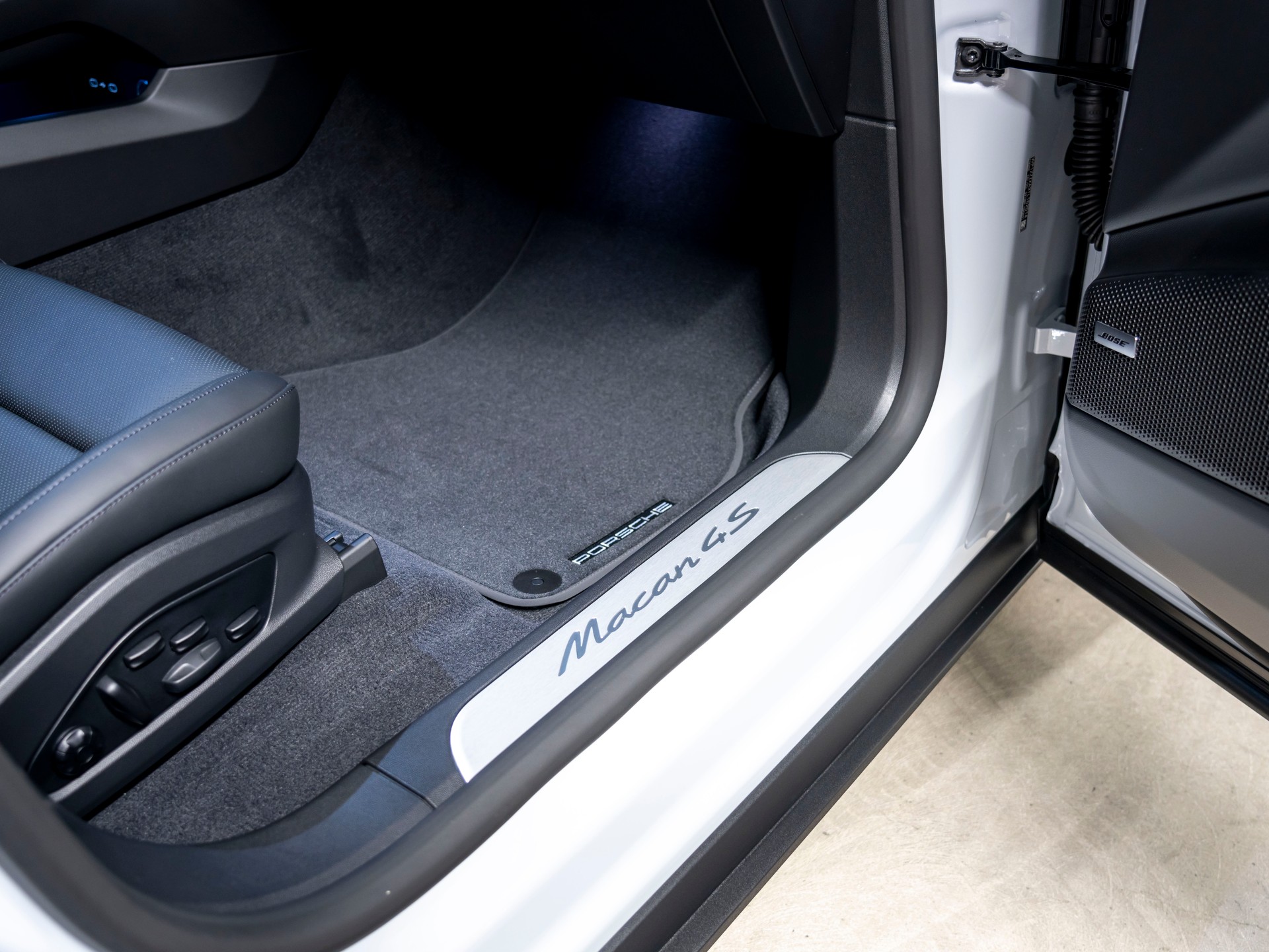 PORSCHE Macan 4 S 100kWh-image-21
