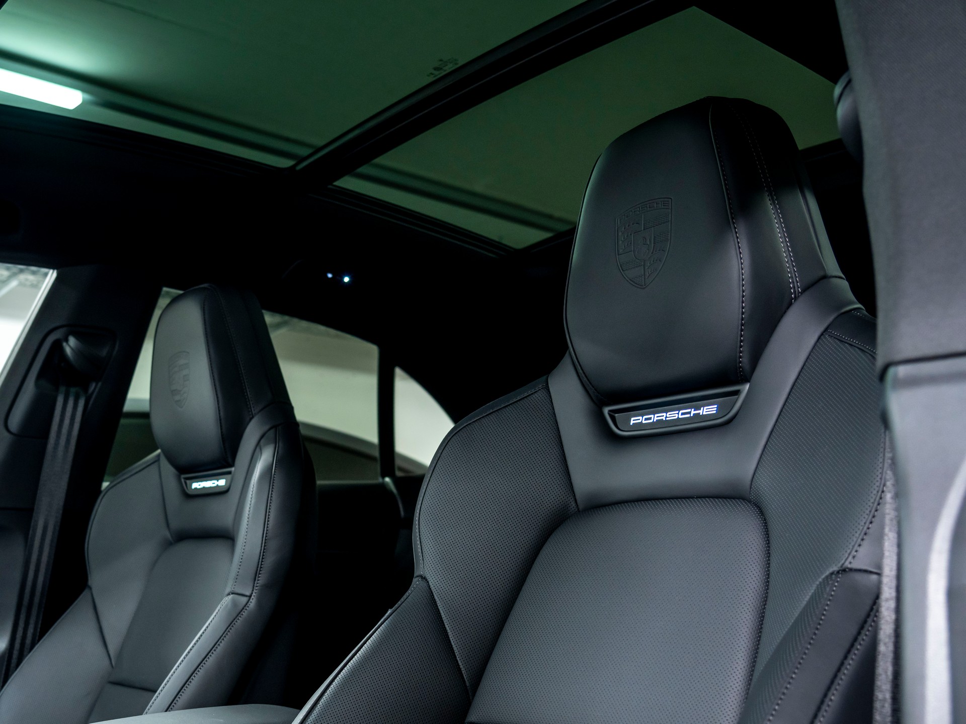 PORSCHE Macan 4 S 100kWh-image-15