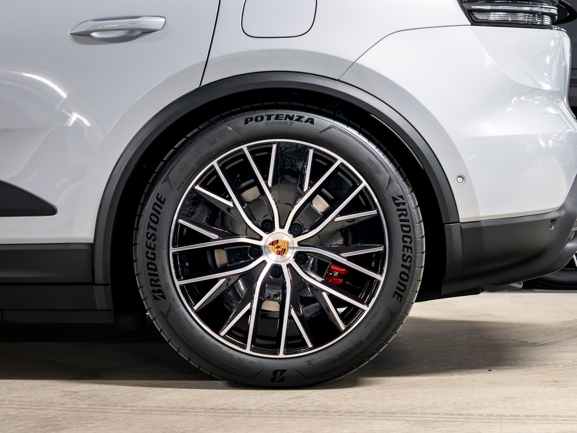 PORSCHE Macan 4 S 100kWh-image-8
