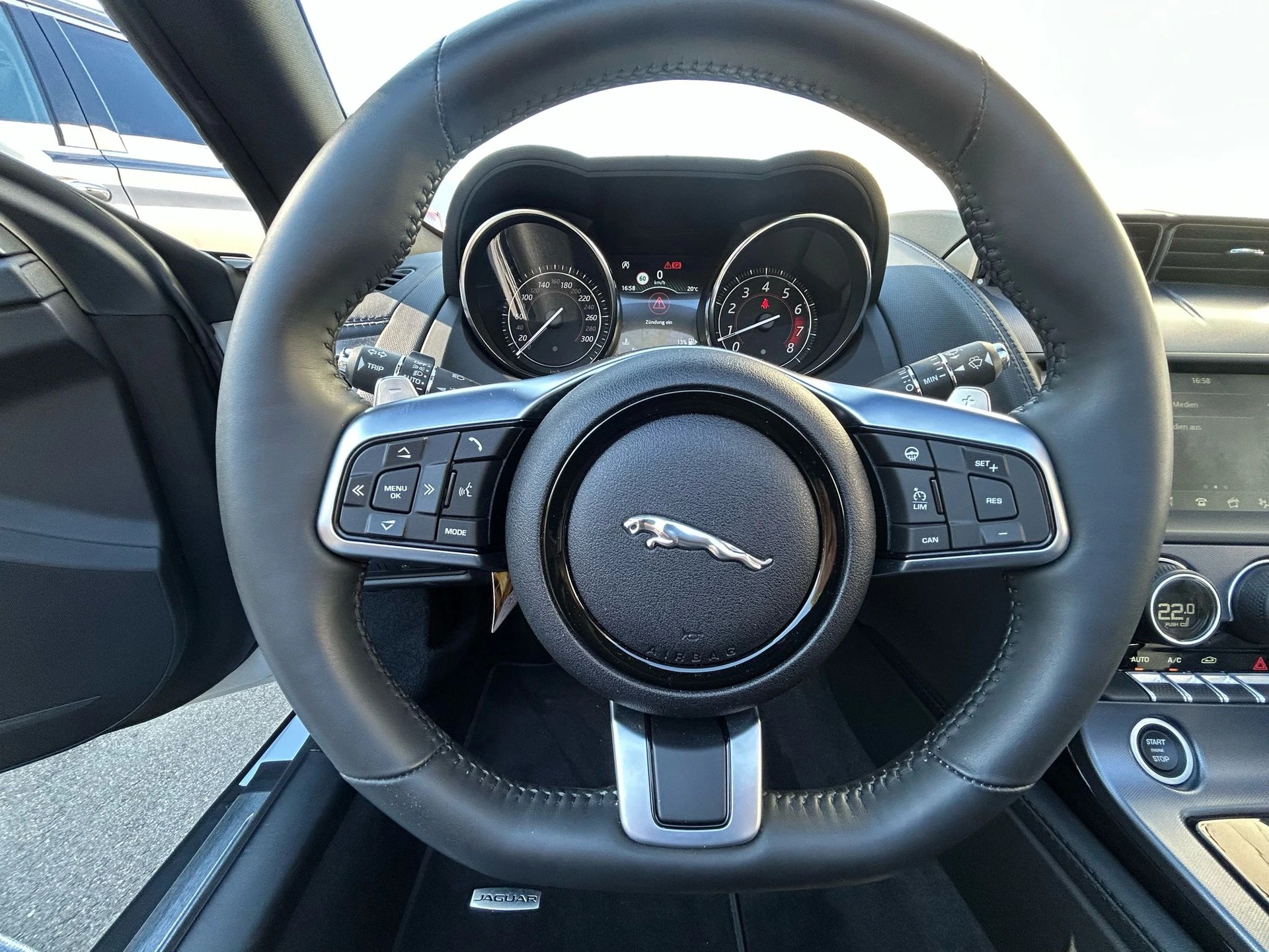 JAGUAR 2.0 CABRIOLET R-Dynamic Automatic Seulement 4'000 Km état neuf-image-8