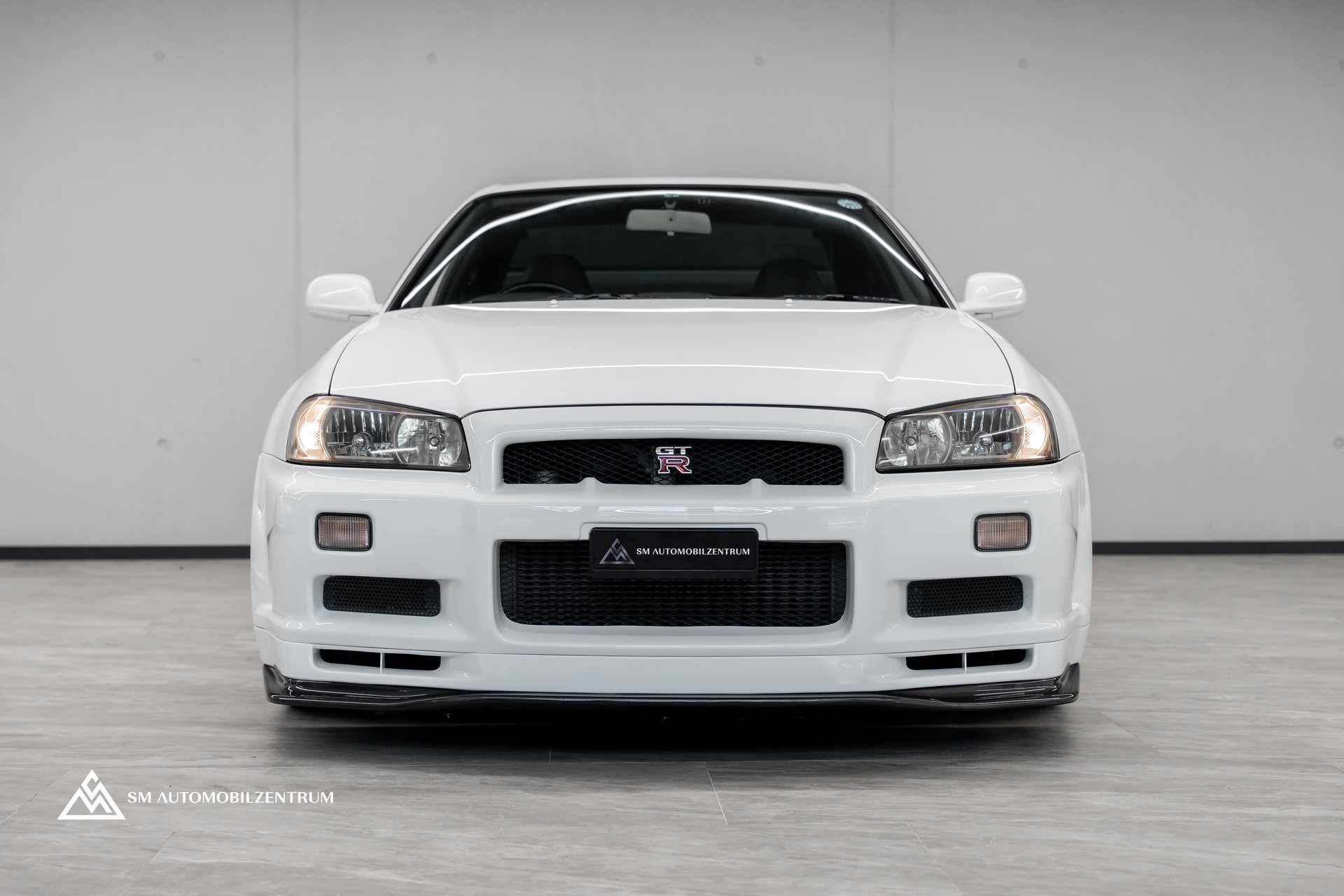 NISSAN Skyline R-34 GTR-image-2