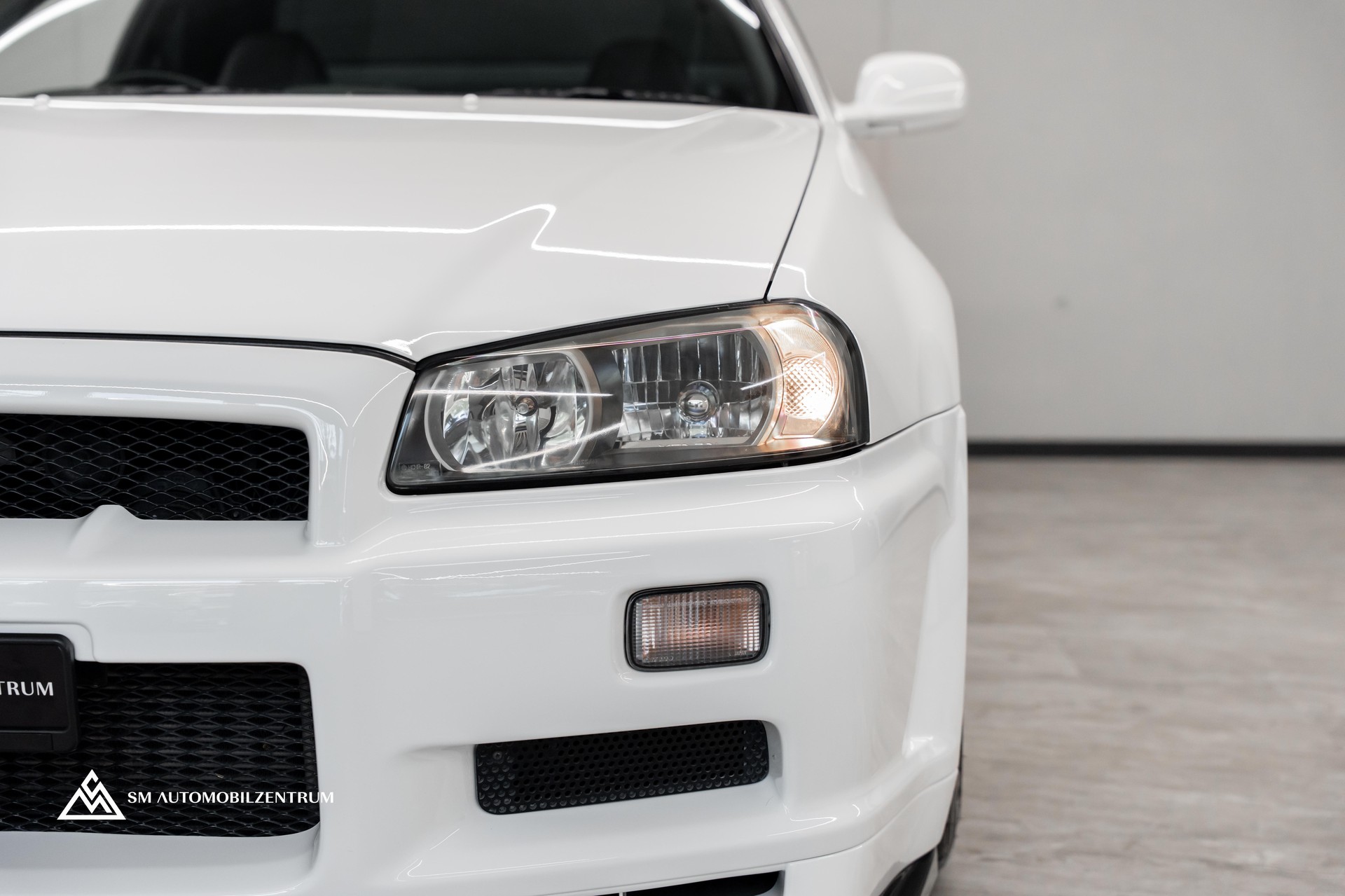 NISSAN Skyline R-34 GTR-image-1