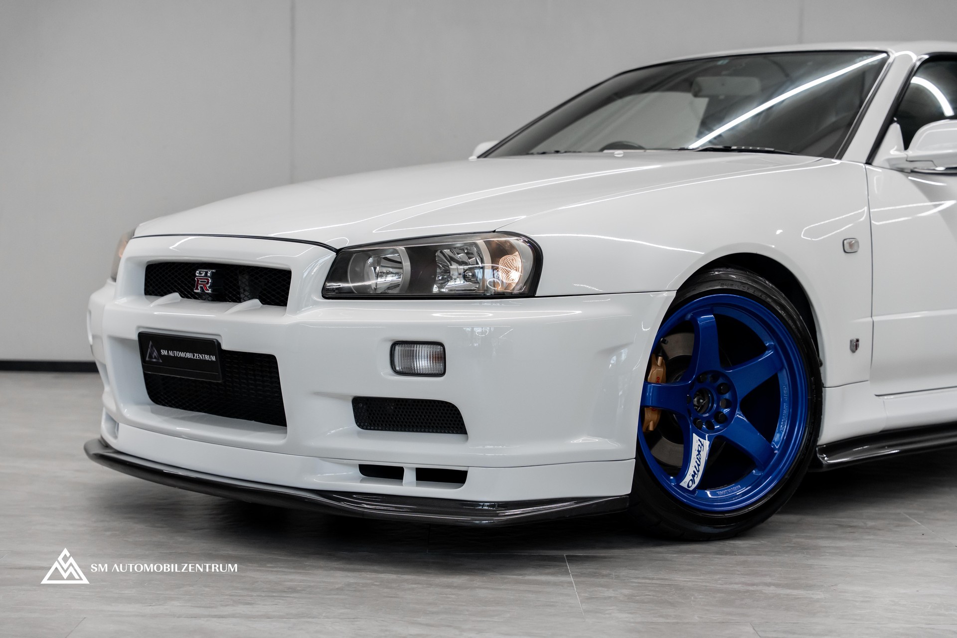 NISSAN Skyline R-34 GTR-image-3
