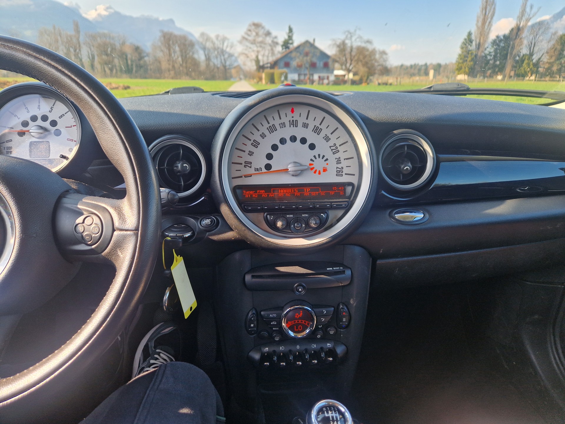 MINI Cooper-image-8