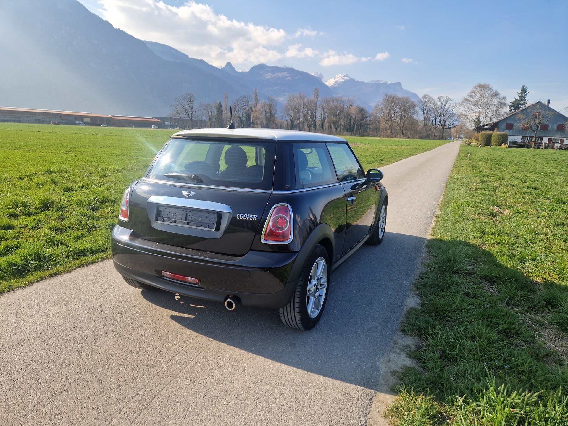 MINI Cooper-image-3