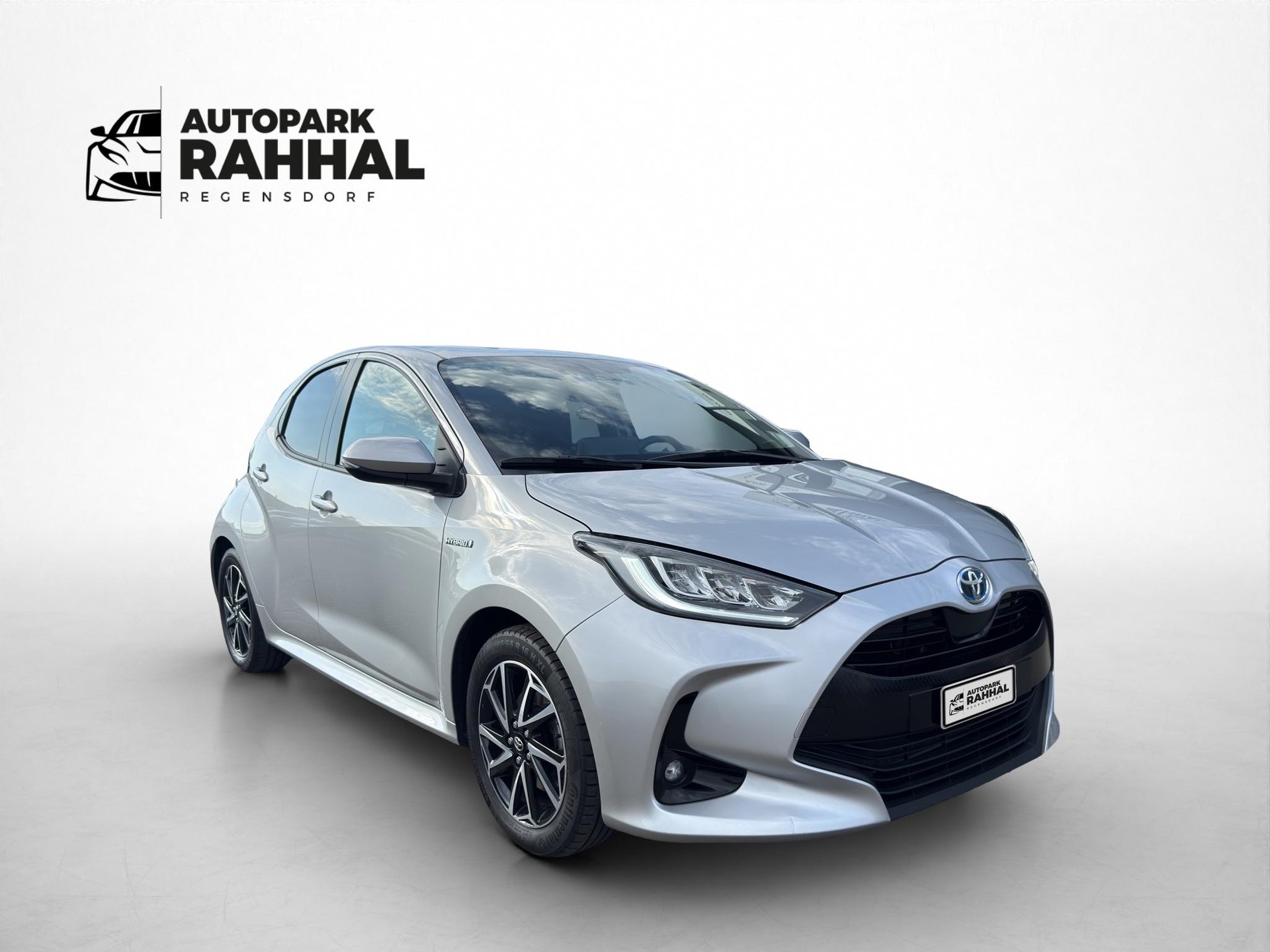 TOYOTA Yaris 1.5 VVT-i HSD Trend-image-3