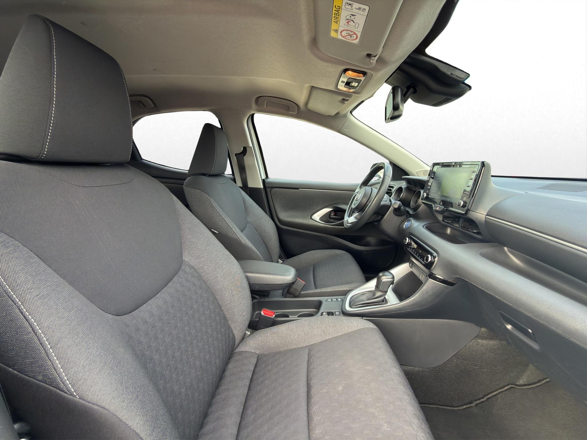 TOYOTA Yaris 1.5 VVT-i HSD Trend-image-13