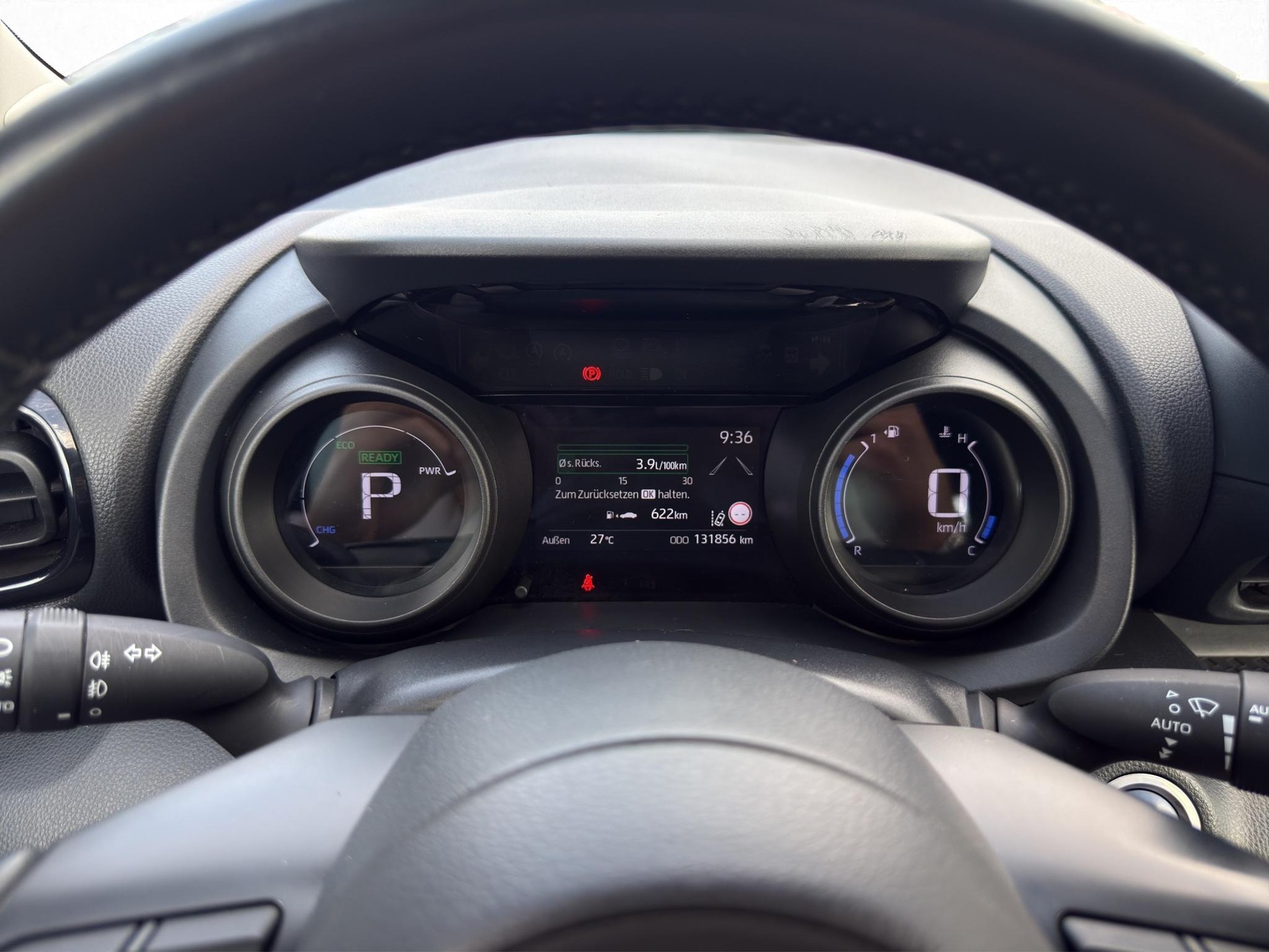 TOYOTA Yaris 1.5 VVT-i HSD Trend-image-17
