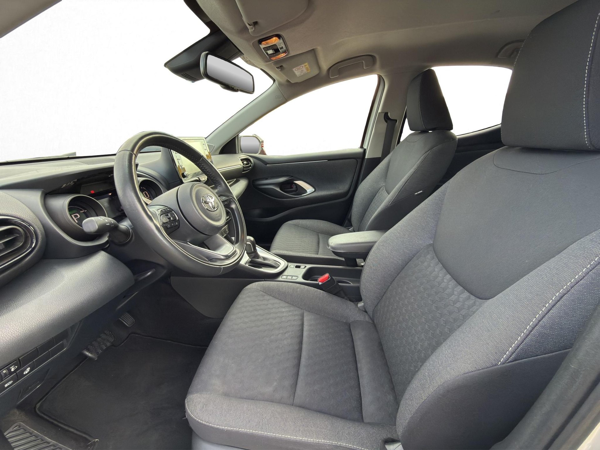 TOYOTA Yaris 1.5 VVT-i HSD Trend-image-11