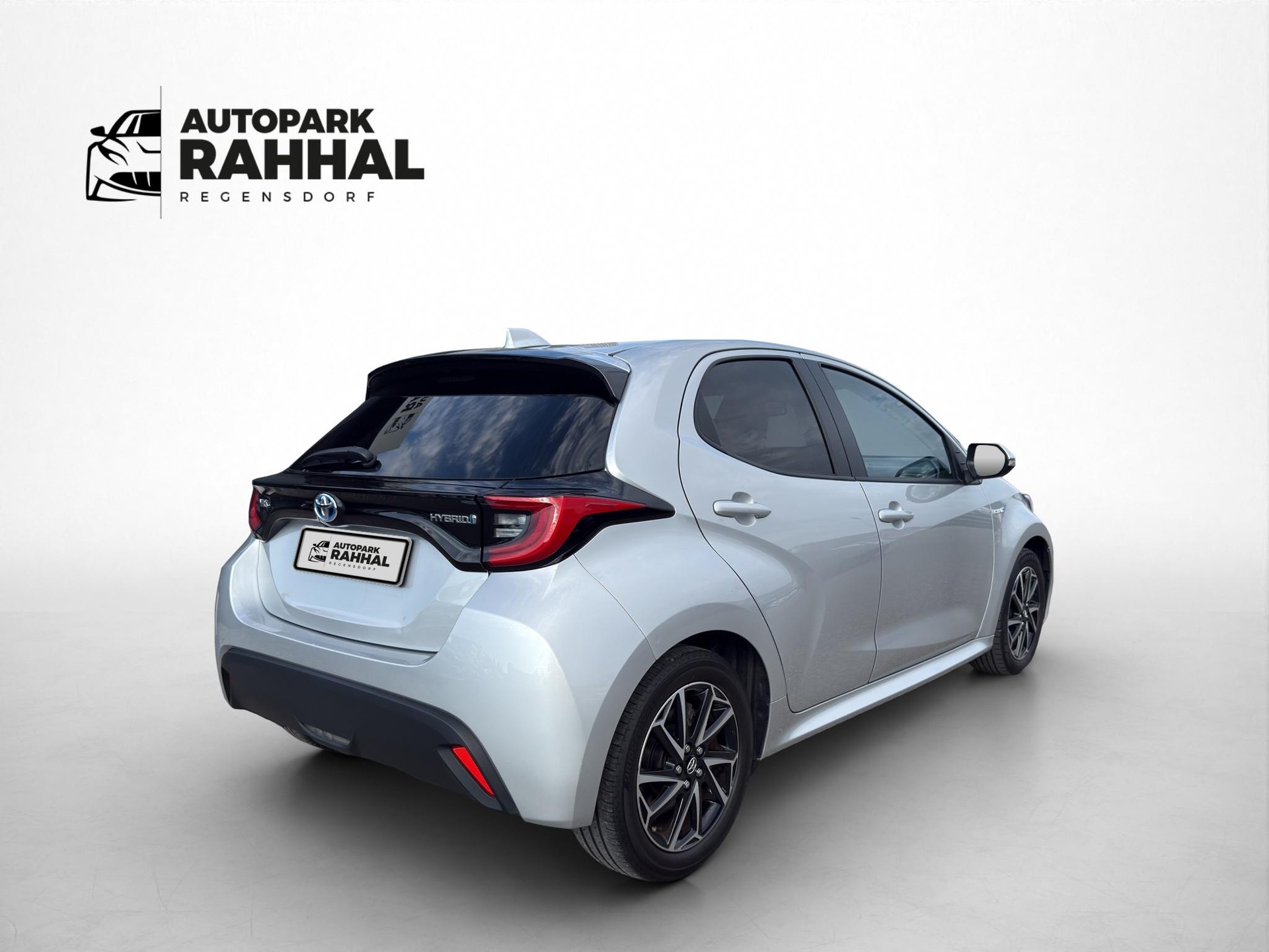 TOYOTA Yaris 1.5 VVT-i HSD Trend-image-5