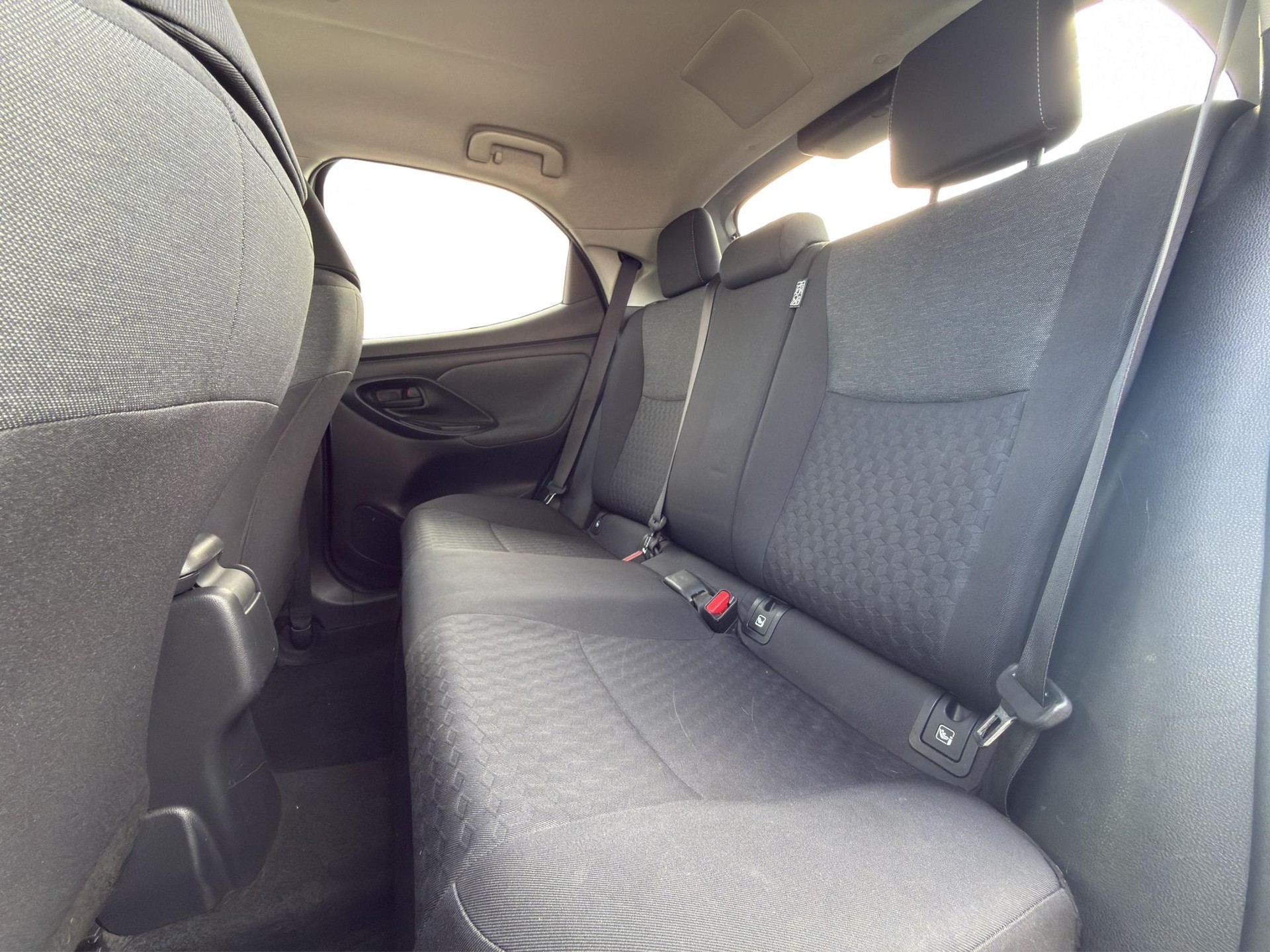 TOYOTA Yaris 1.5 VVT-i HSD Trend-image-22