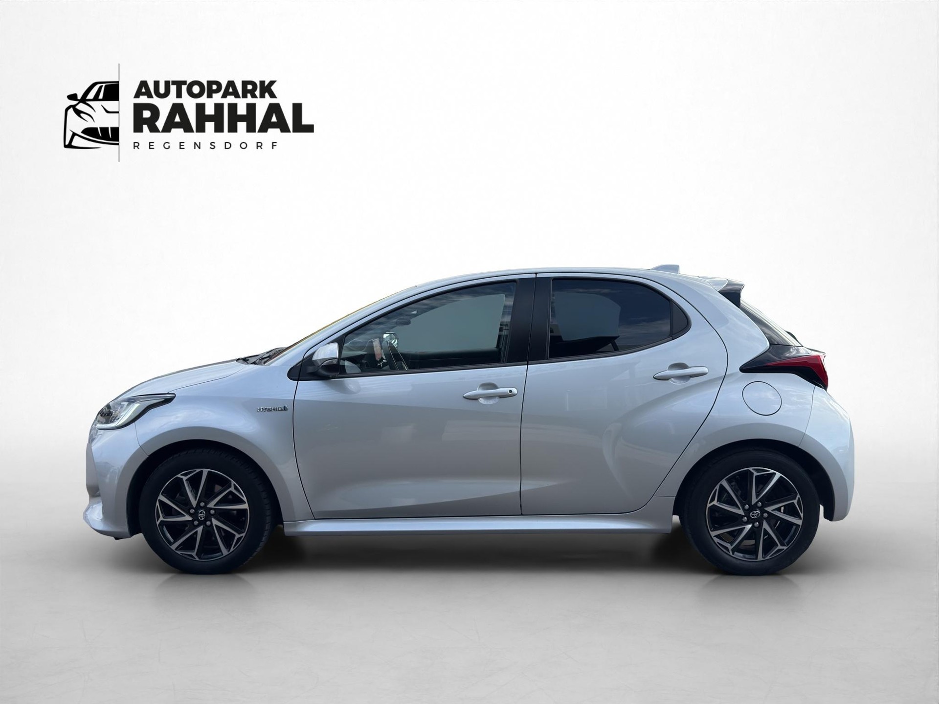 TOYOTA Yaris 1.5 VVT-i HSD Trend-image-9