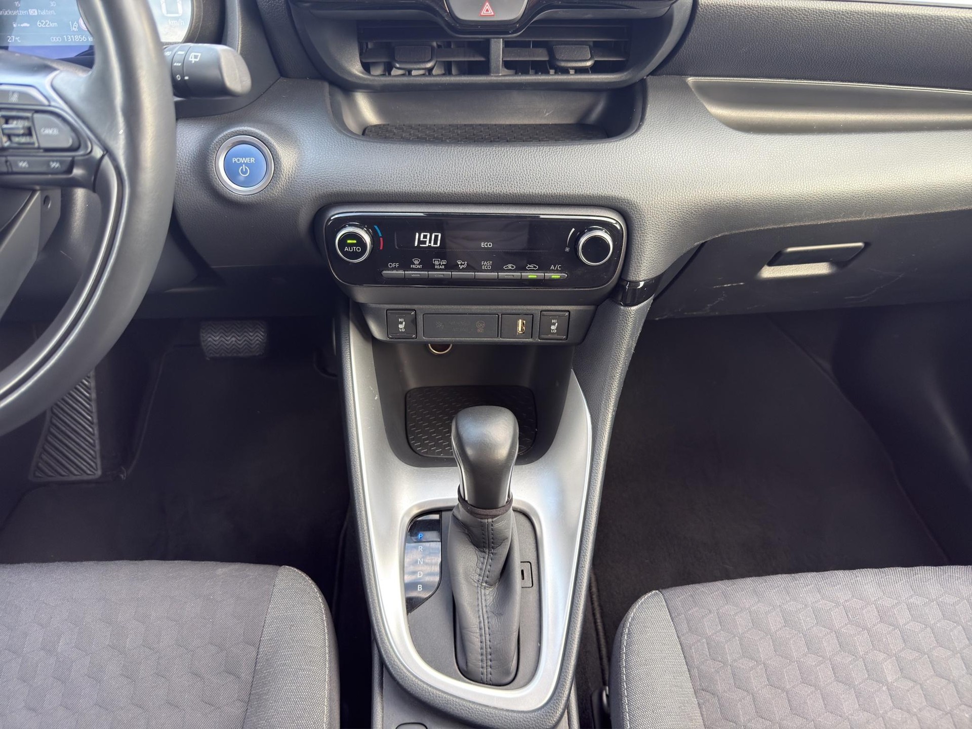 TOYOTA Yaris 1.5 VVT-i HSD Trend-image-18