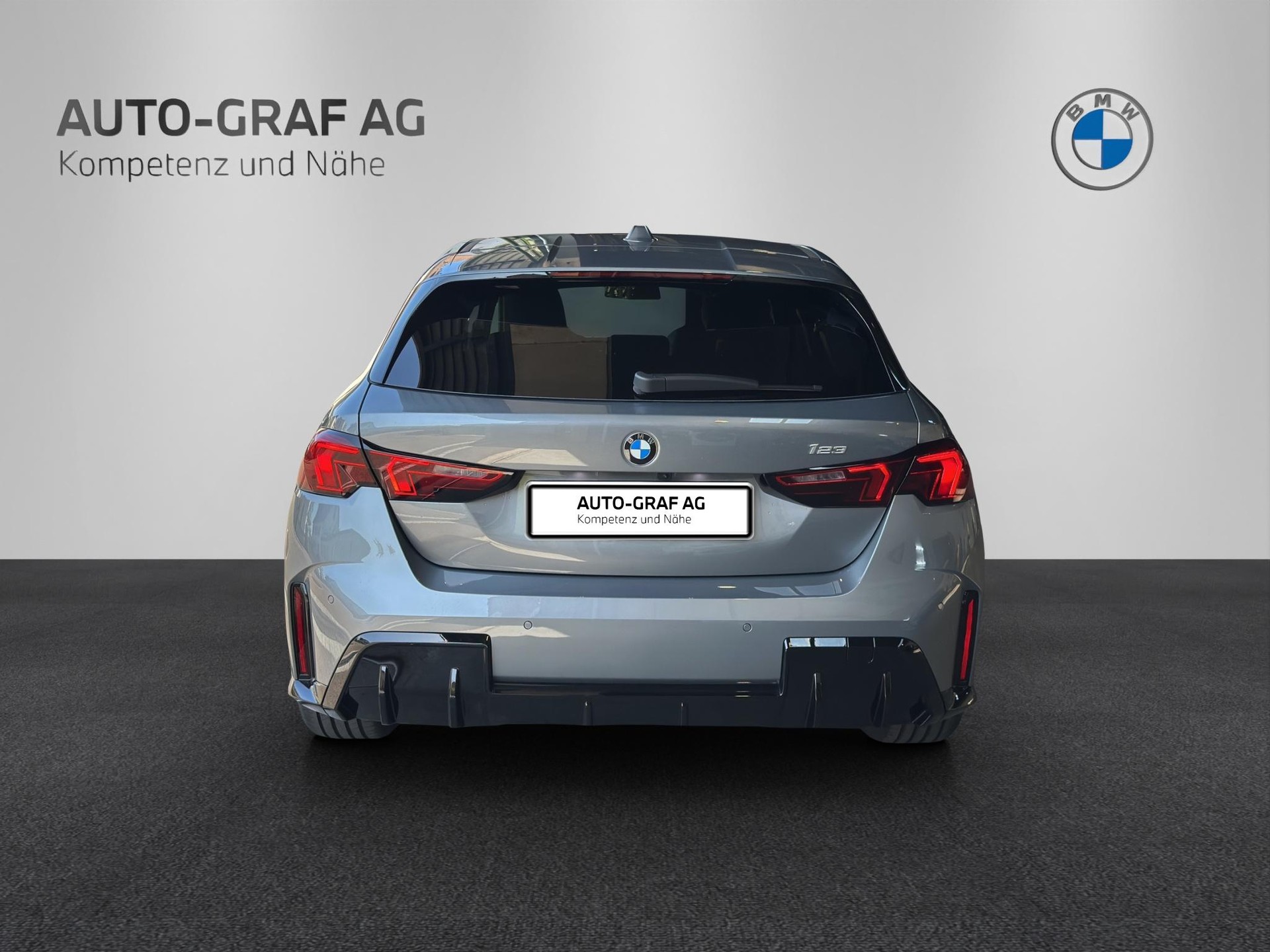 BMW 123 xDrive M Sport-showroom-element-3