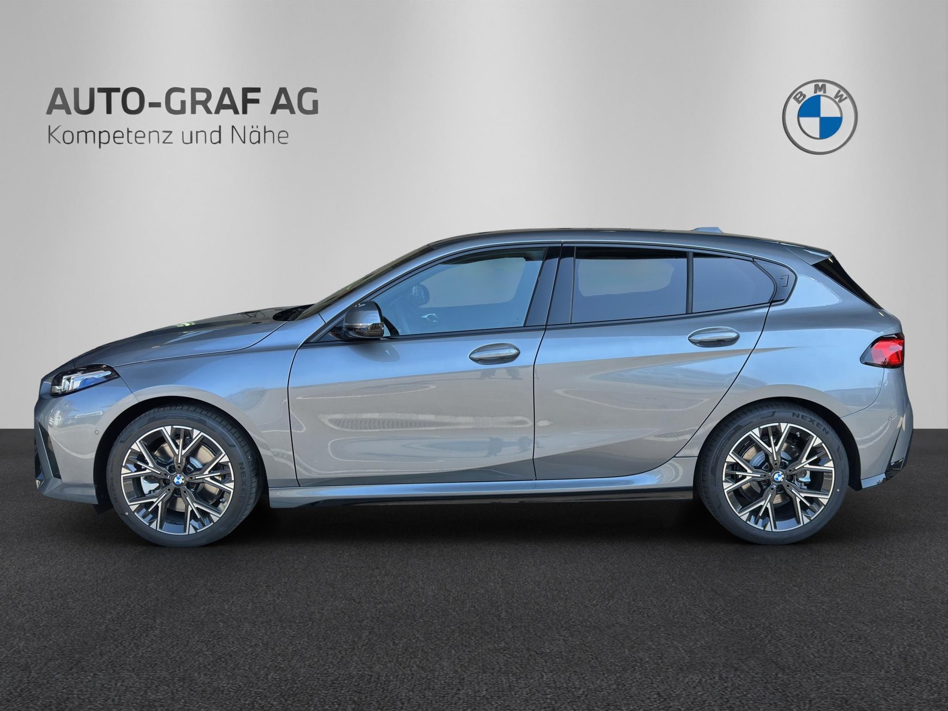 BMW 123 xDrive M Sport-showroom-element-1