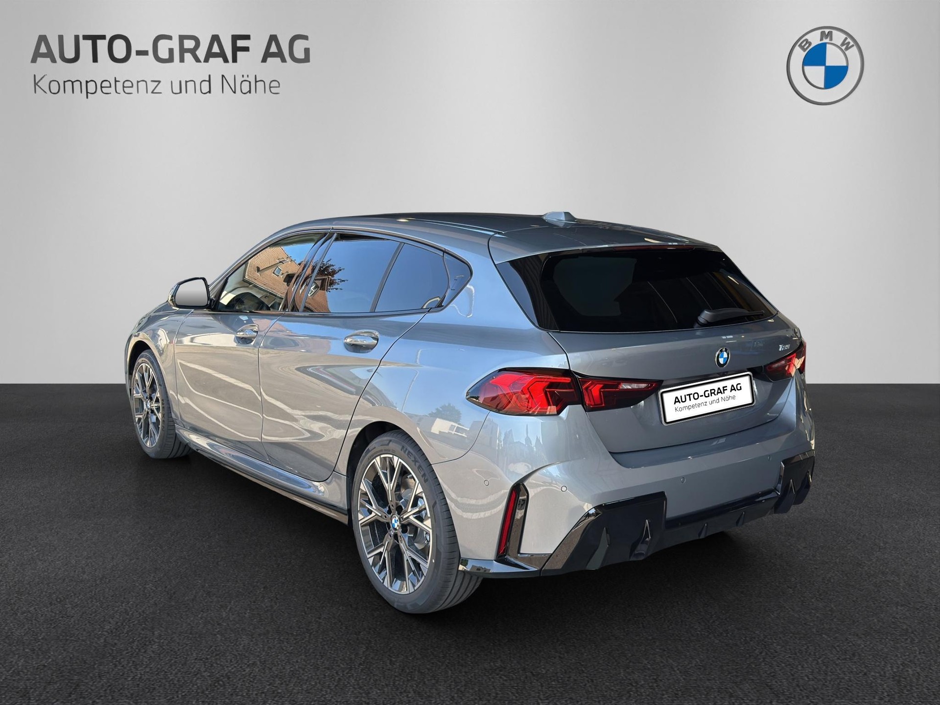 BMW 123 xDrive M Sport-showroom-element-2