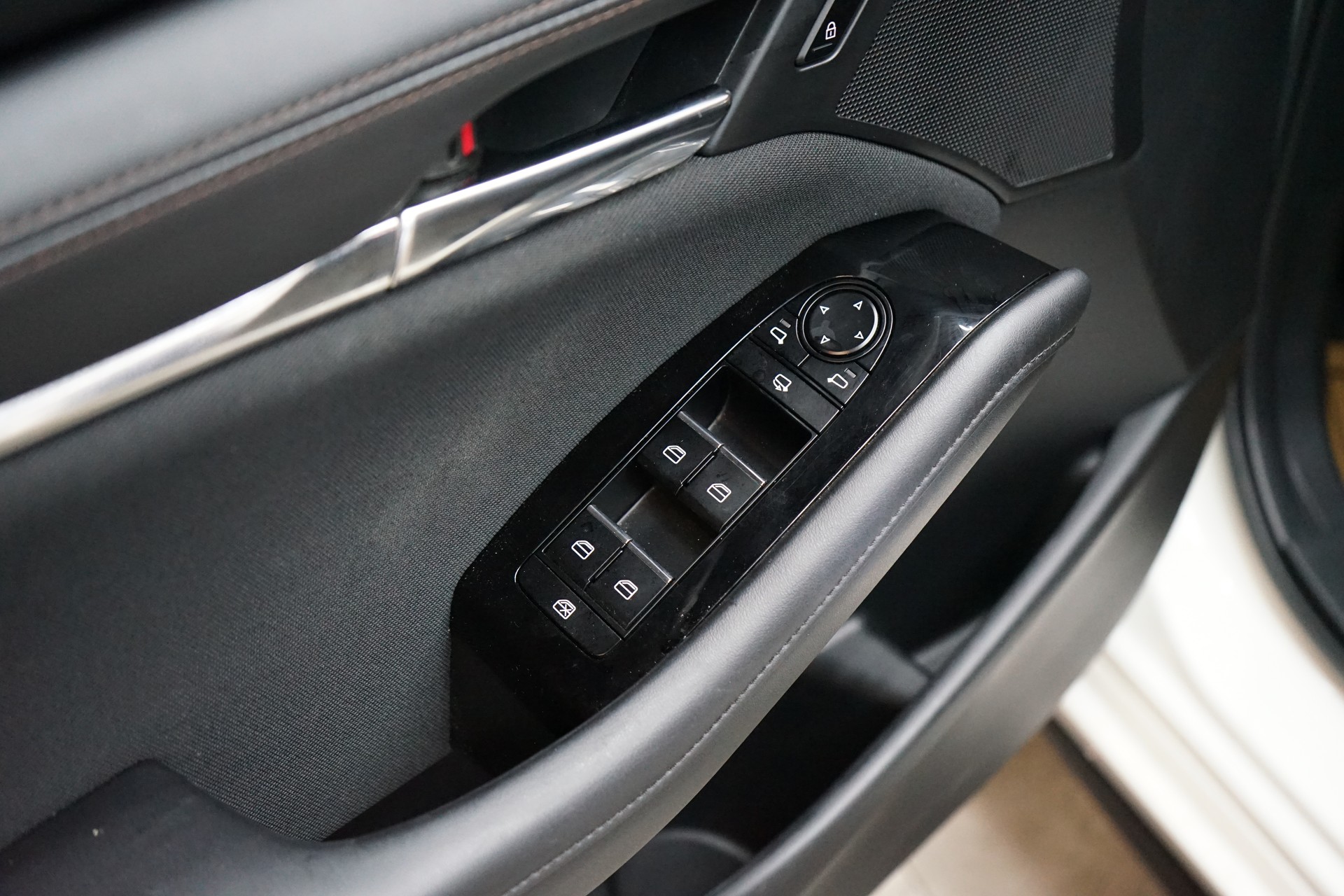MAZDA 3 Hatchback SKYACTIV-X M Hybrid 186 Ambition Automat-image-18
