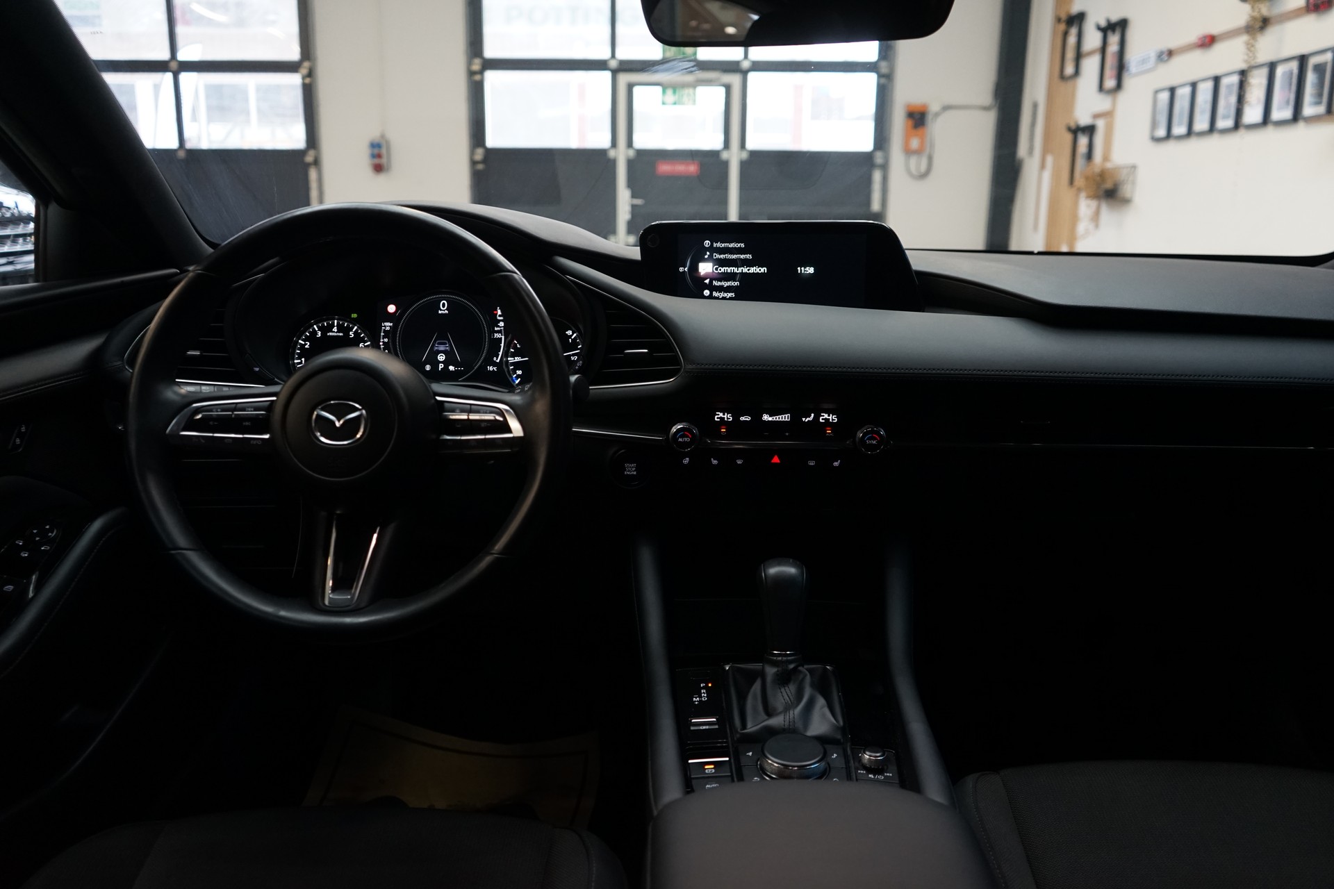 MAZDA 3 Hatchback SKYACTIV-X M Hybrid 186 Ambition Automat-image-6