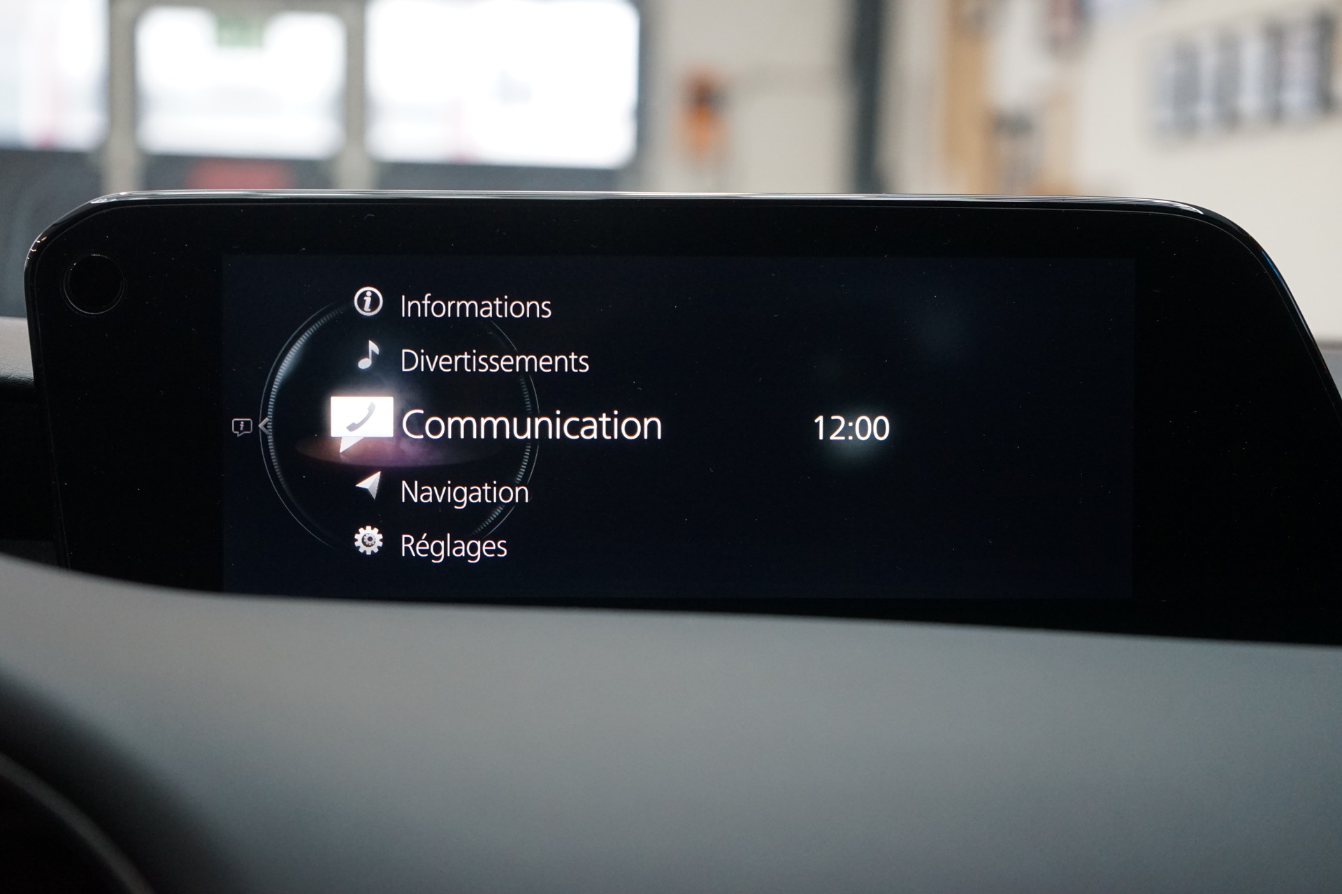 MAZDA 3 Hatchback SKYACTIV-X M Hybrid 186 Ambition Automat-image-15