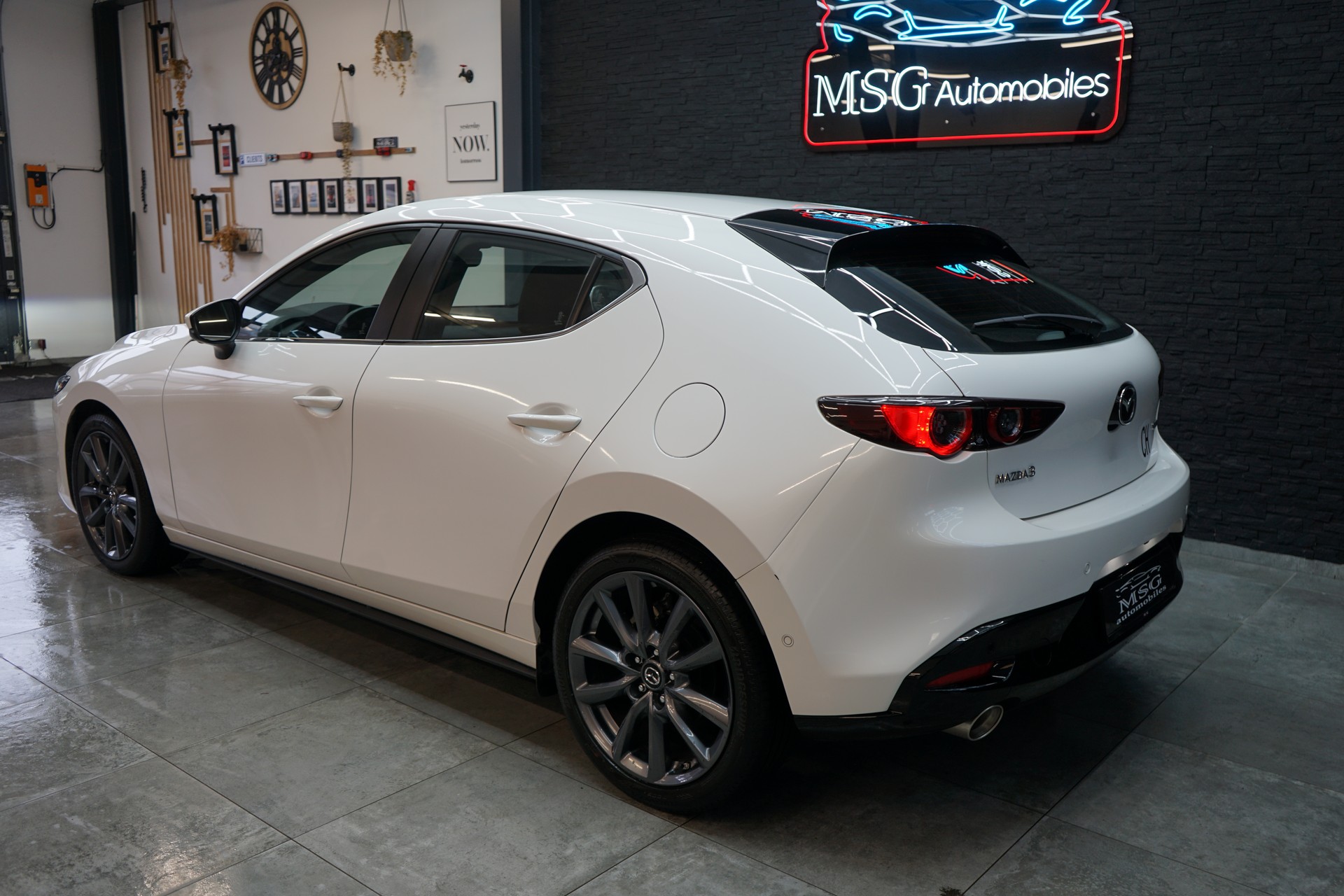 MAZDA 3 Hatchback SKYACTIV-X M Hybrid 186 Ambition Automat-image-2