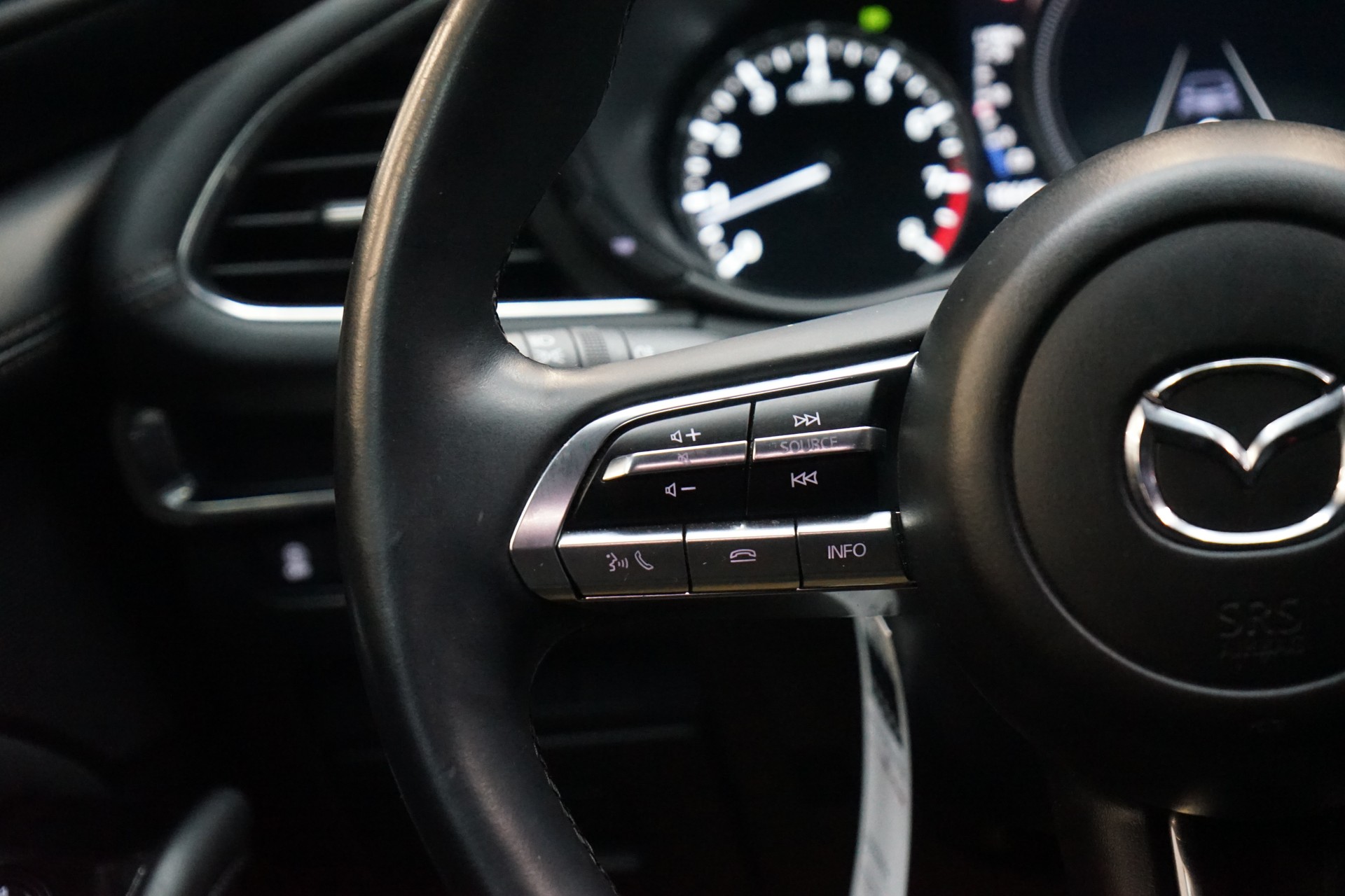 MAZDA 3 Hatchback SKYACTIV-X M Hybrid 186 Ambition Automat-image-8