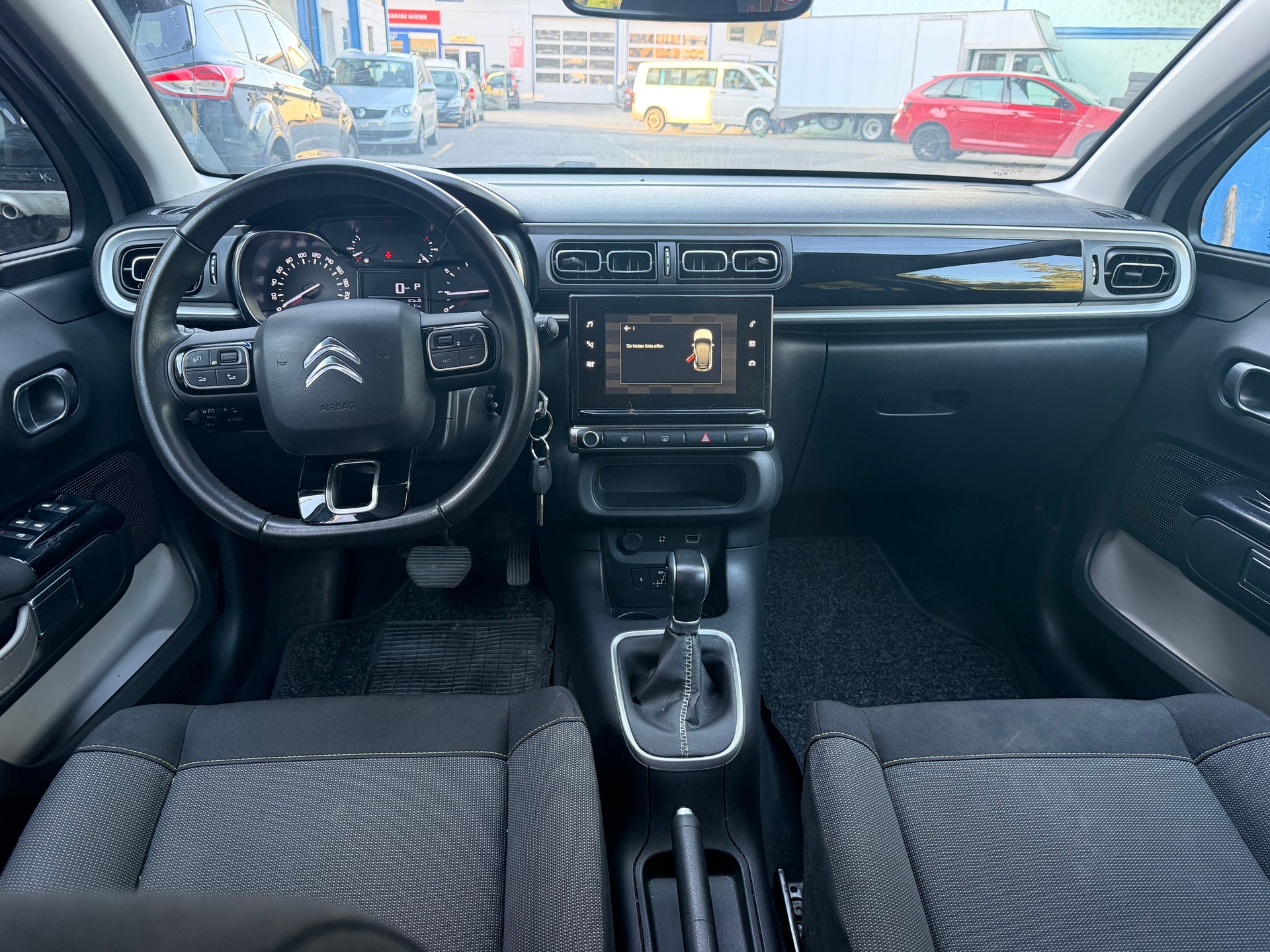 CITROEN C3 1.2i PureTech Elle EAT-image-1