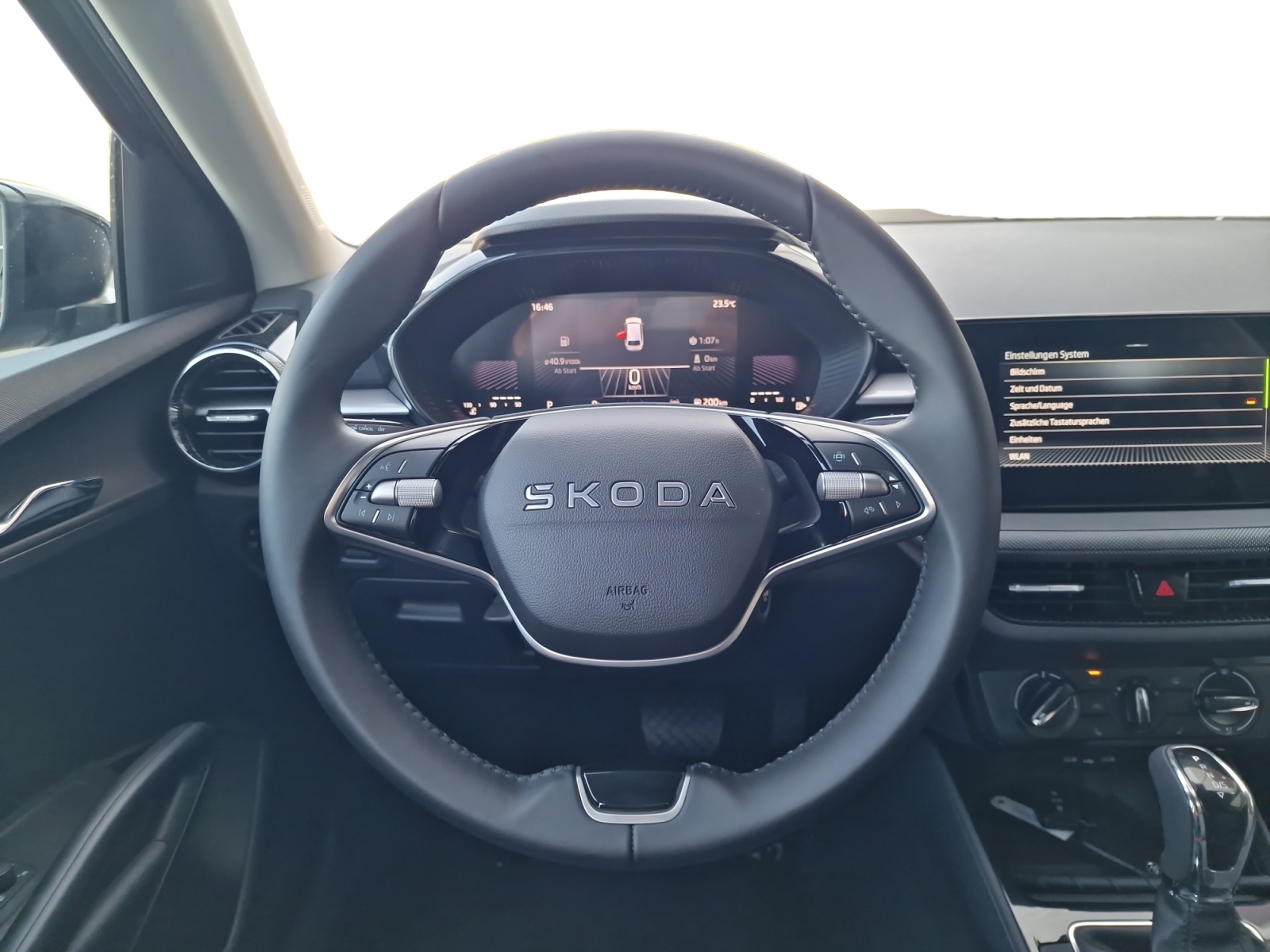 SKODA Fabia 1.0 TSI Extra Plus DSG-image-11
