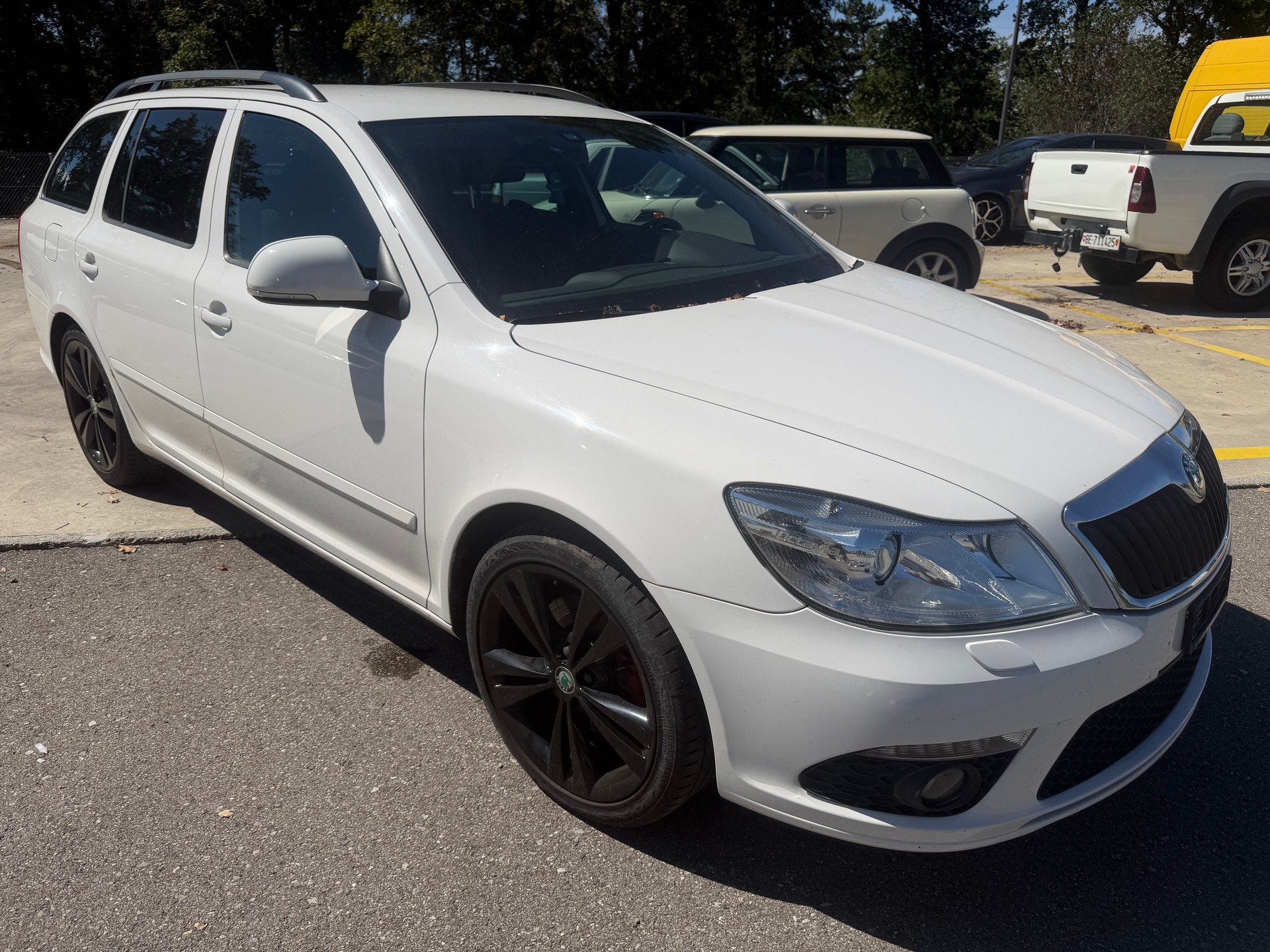 SKODA Octavia Combi 2.0 TSI RS-image-1