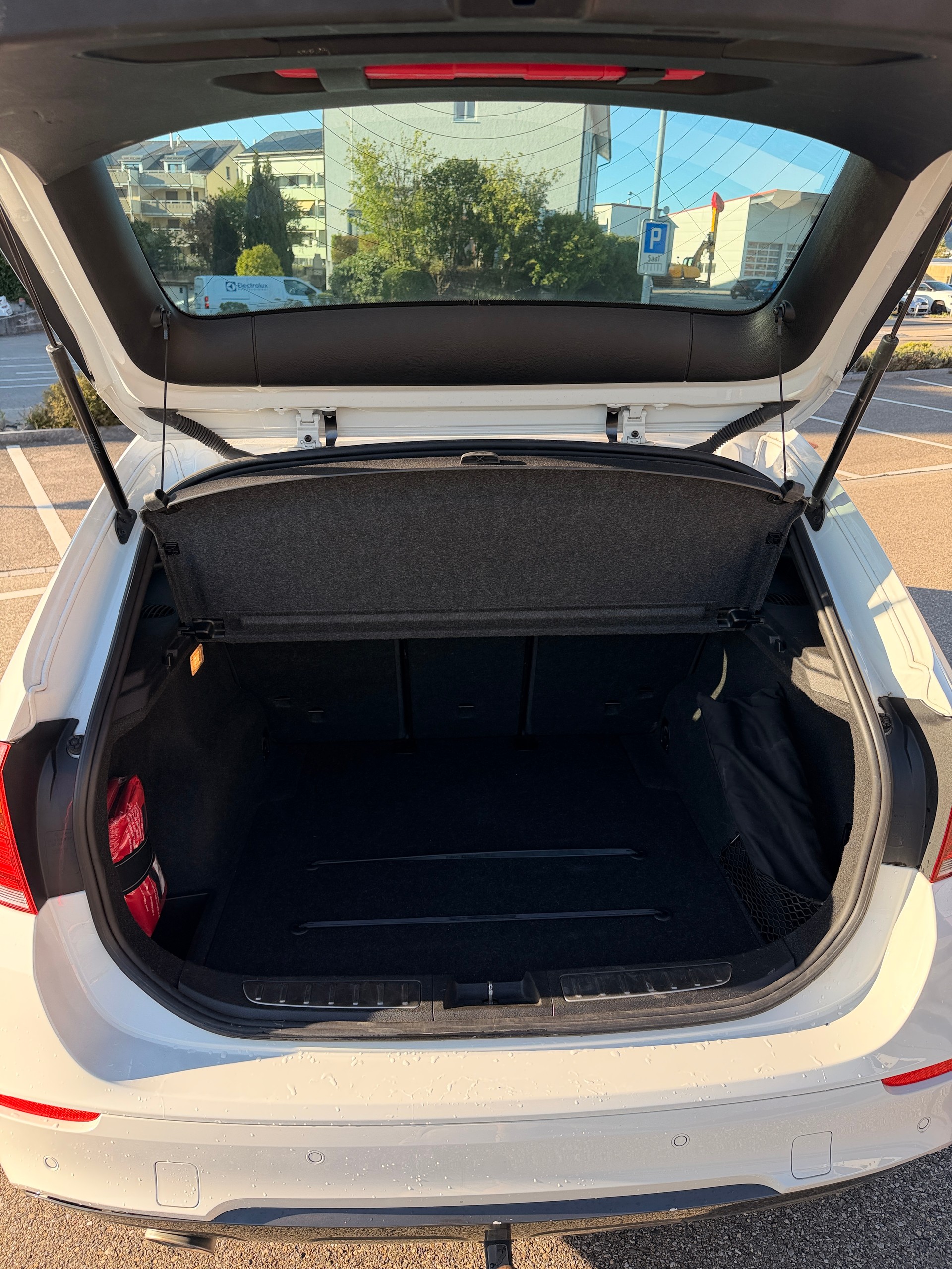 BMW 18d xDrive-image-2