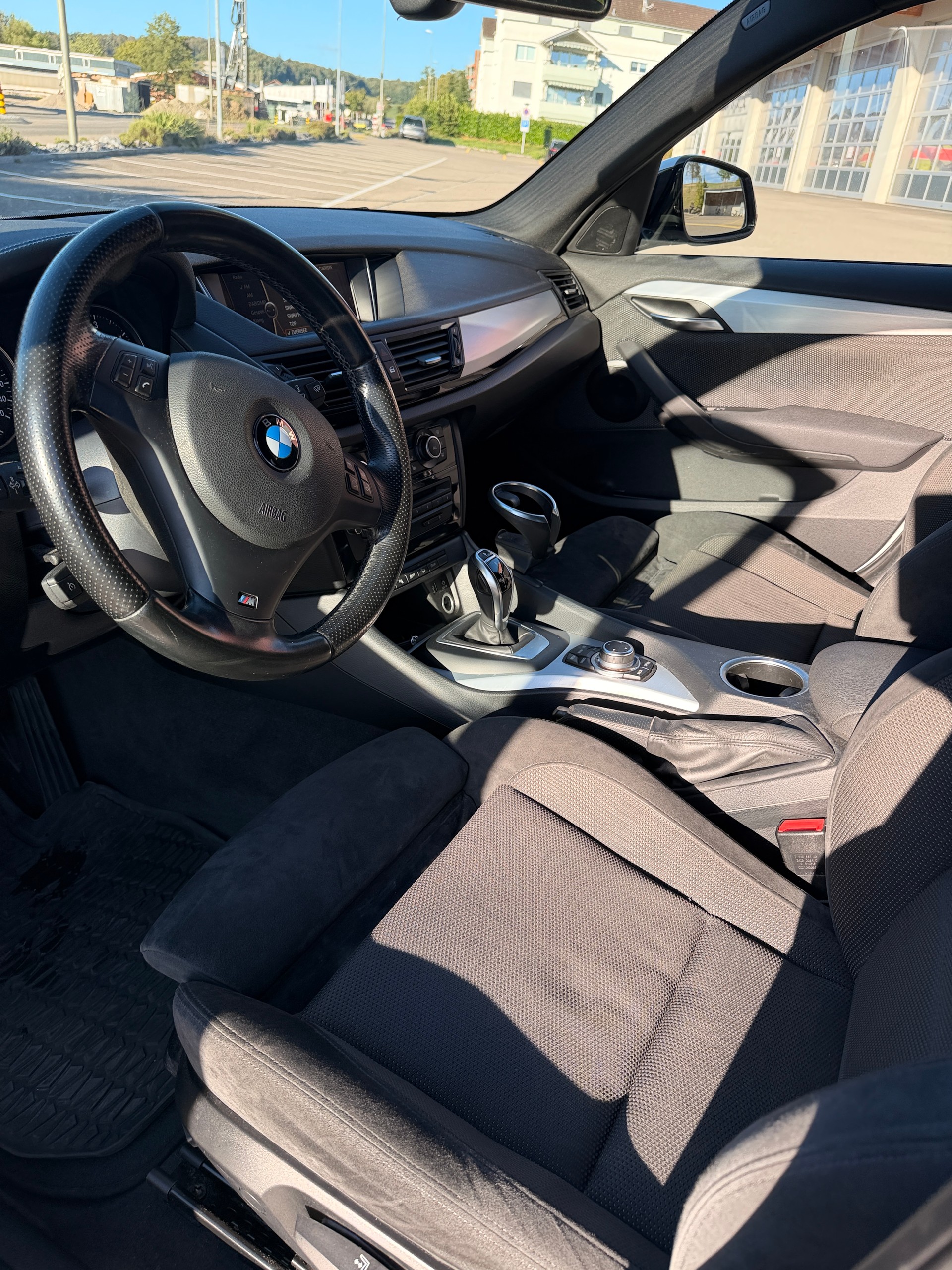 BMW 18d xDrive-image-4