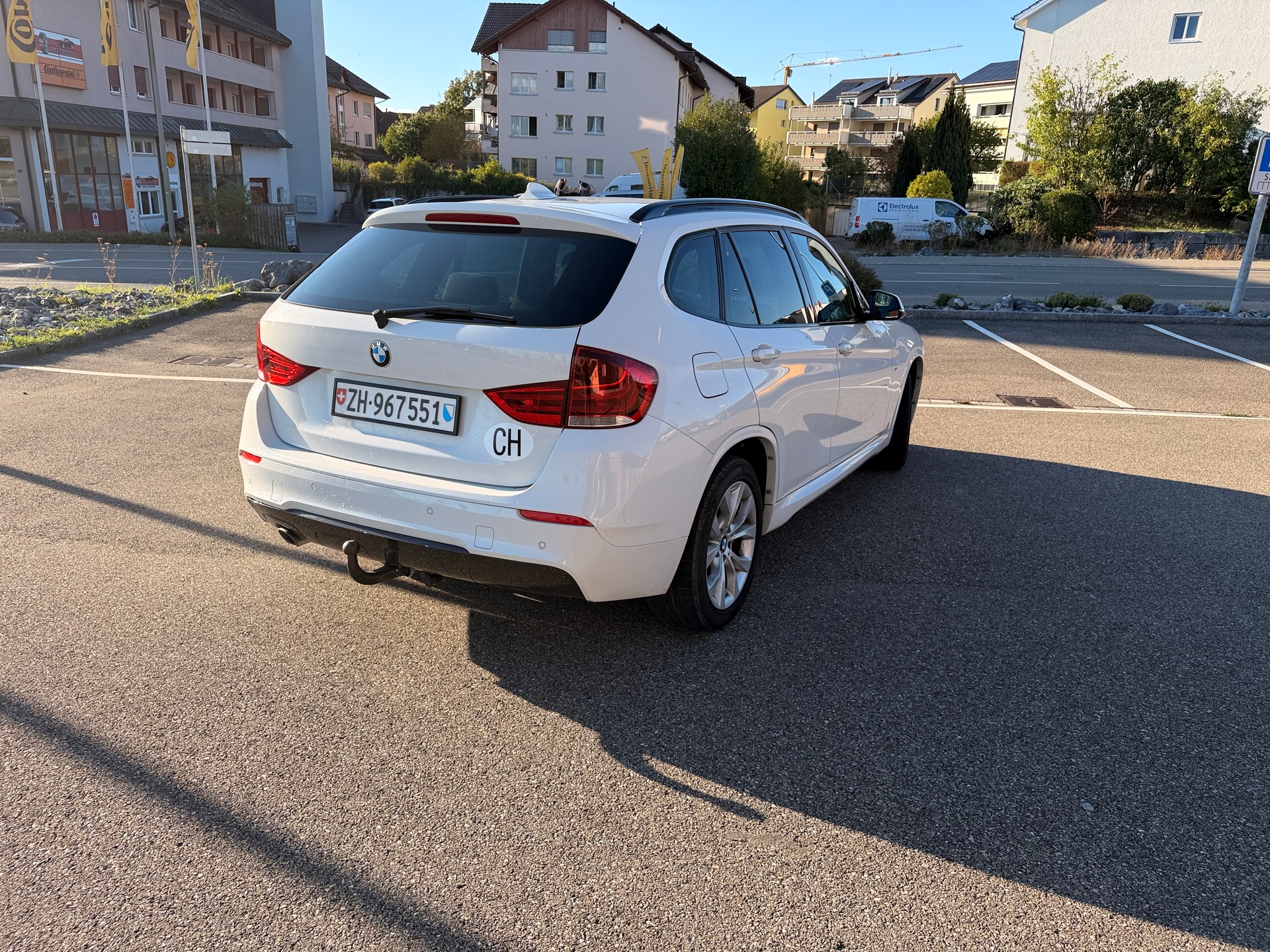 BMW 18d xDrive-image-1
