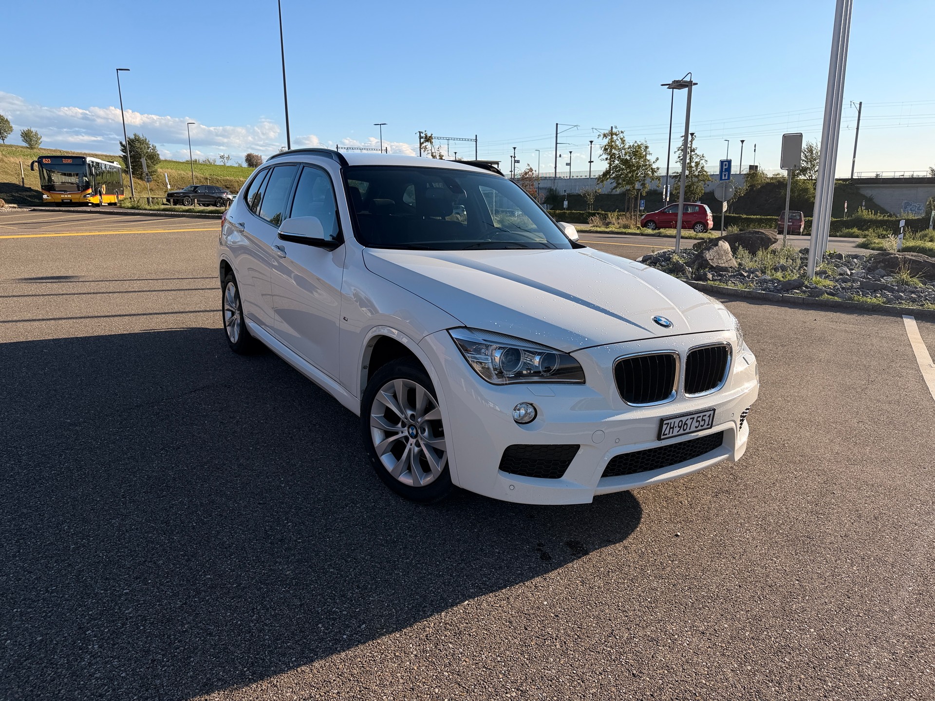 BMW 18d xDrive-image-0