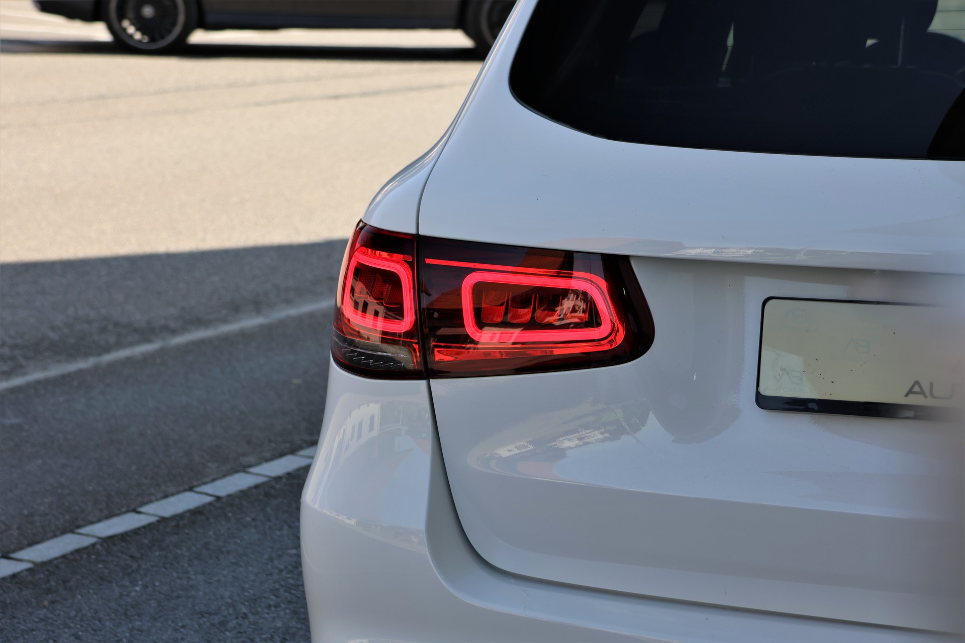 MERCEDES-BENZ GLC 200 AMG Line 4Matic 9G-Tronic (CH)-image-5