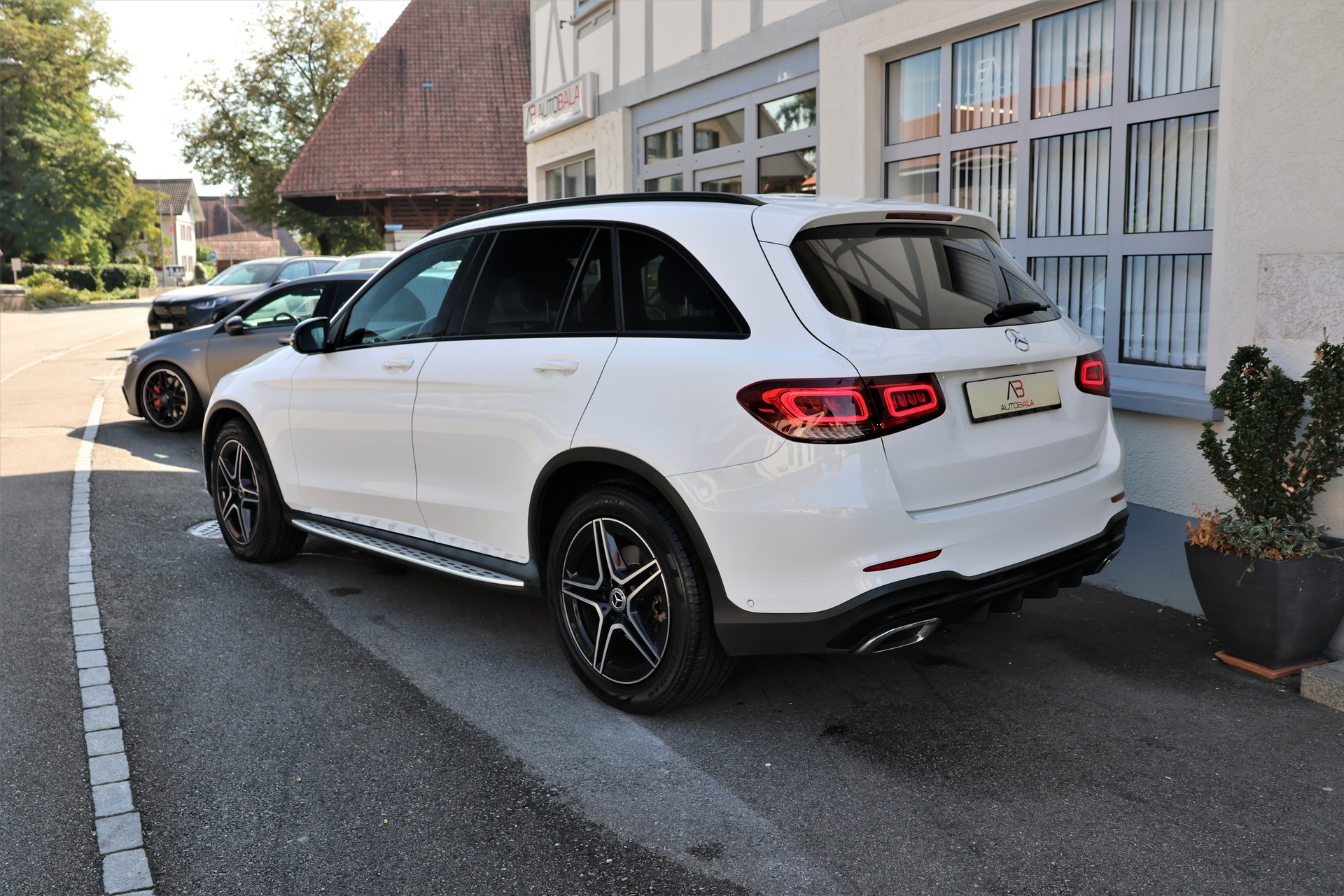 MERCEDES-BENZ GLC 200 AMG Line 4Matic 9G-Tronic (CH)-image-6