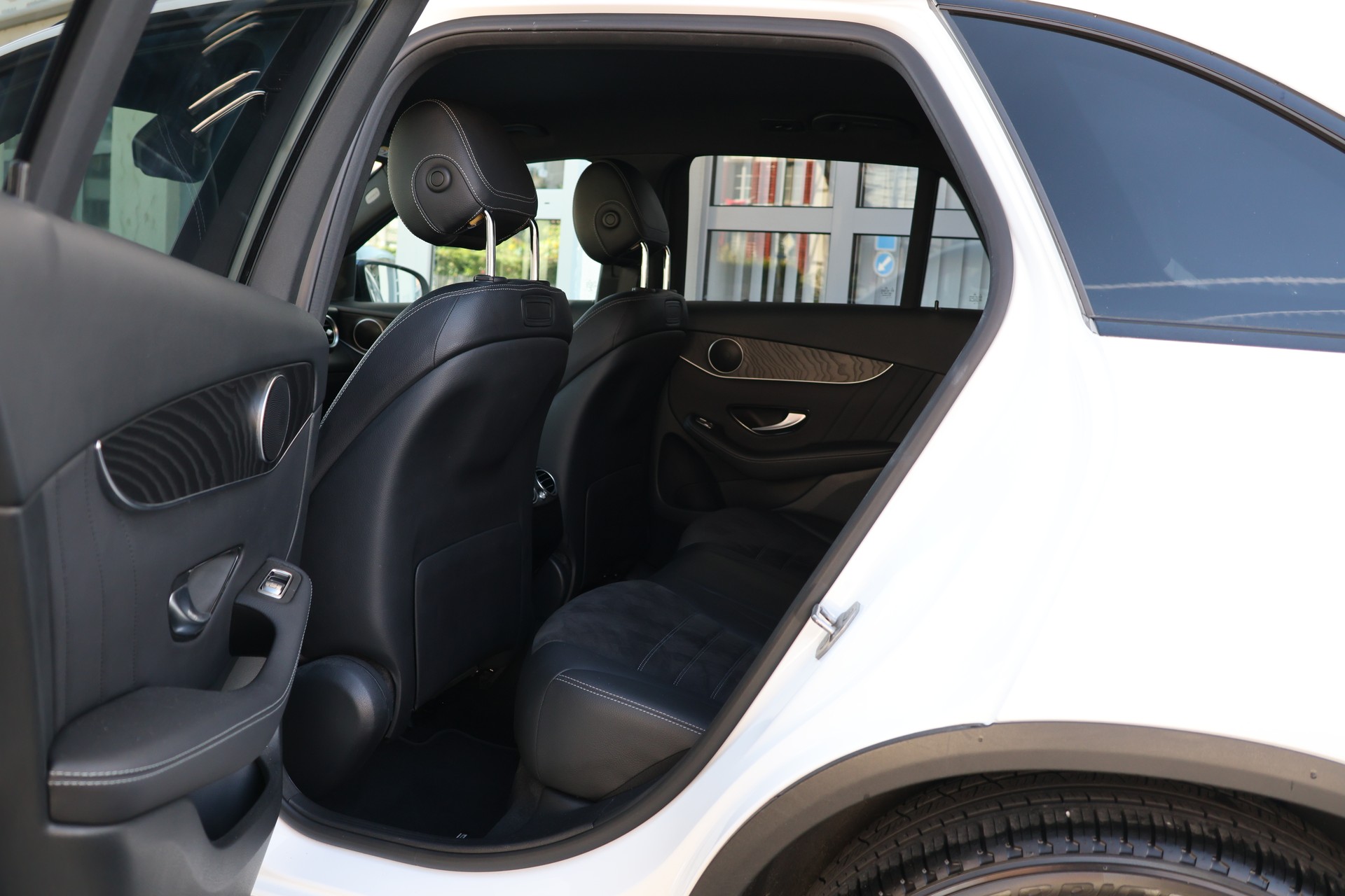MERCEDES-BENZ GLC 200 AMG Line 4Matic 9G-Tronic (CH)-image-12