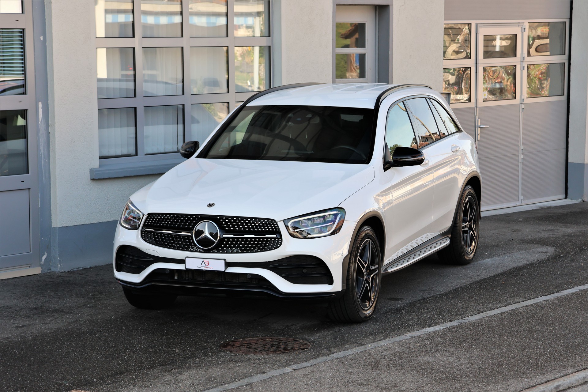 MERCEDES-BENZ GLC 200 AMG Line 4Matic 9G-Tronic (CH)