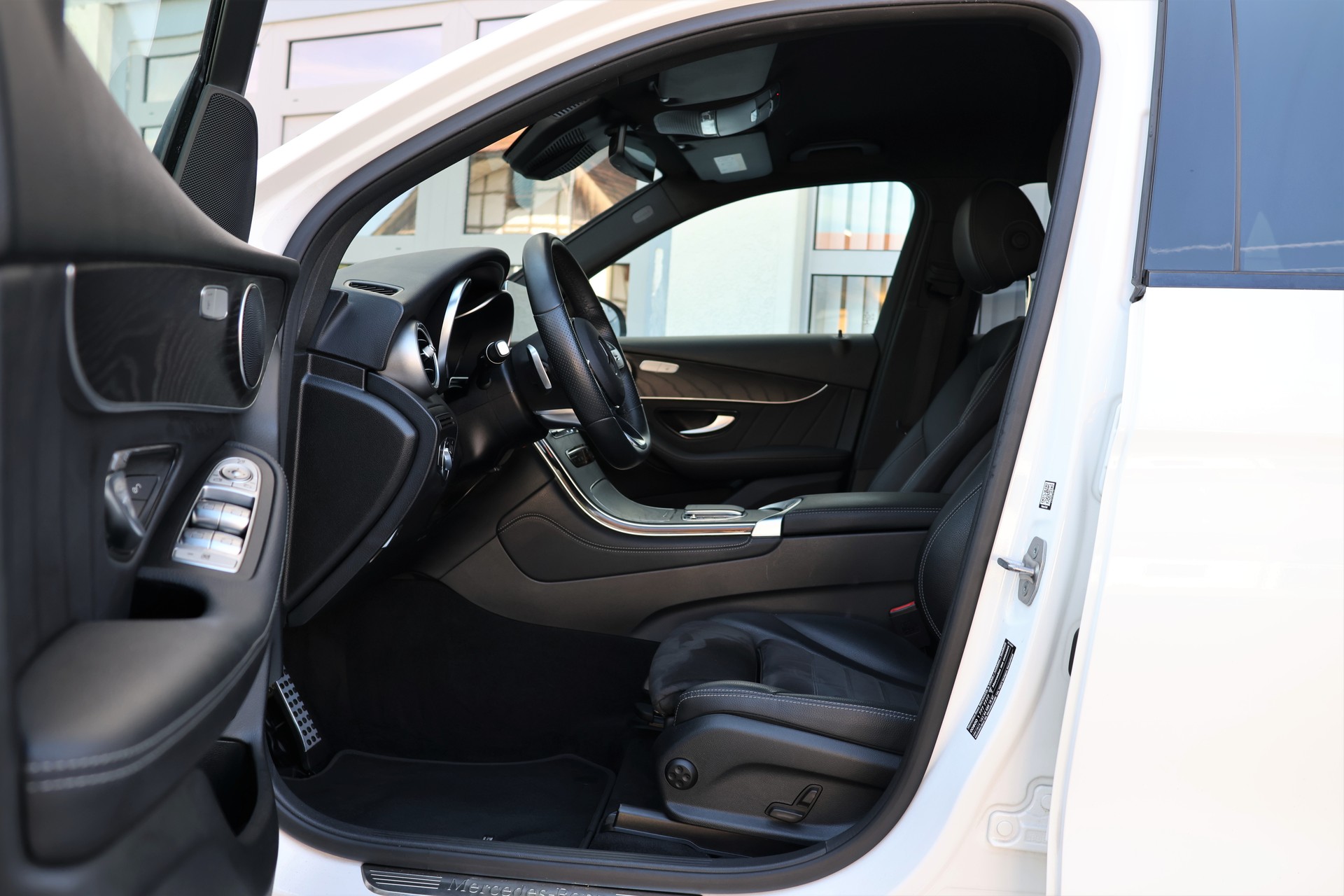 MERCEDES-BENZ GLC 200 AMG Line 4Matic 9G-Tronic (CH)-image-8