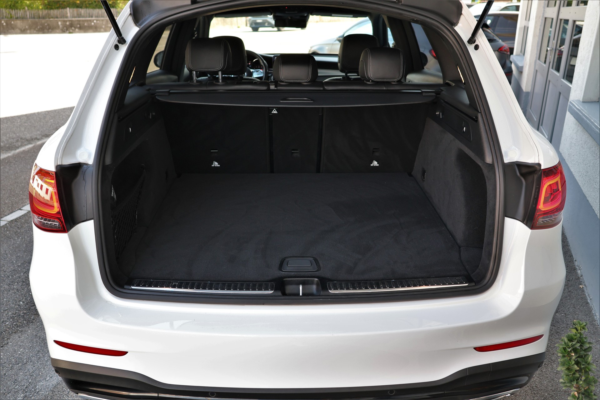 MERCEDES-BENZ GLC 200 AMG Line 4Matic 9G-Tronic (CH)-image-17