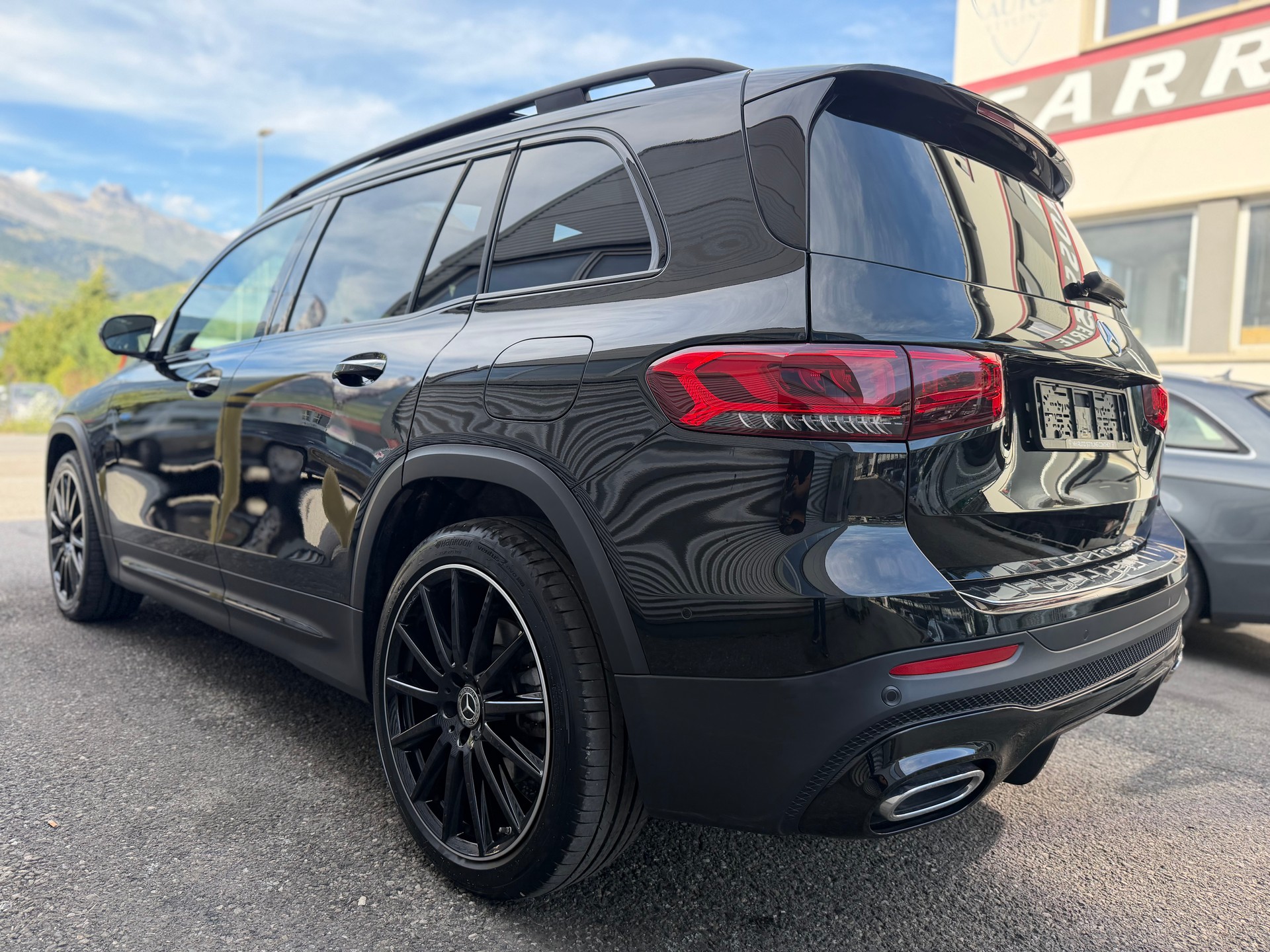 MERCEDES-BENZ GLB 250 4Matic AMG Line 8G-Tronic-image-4