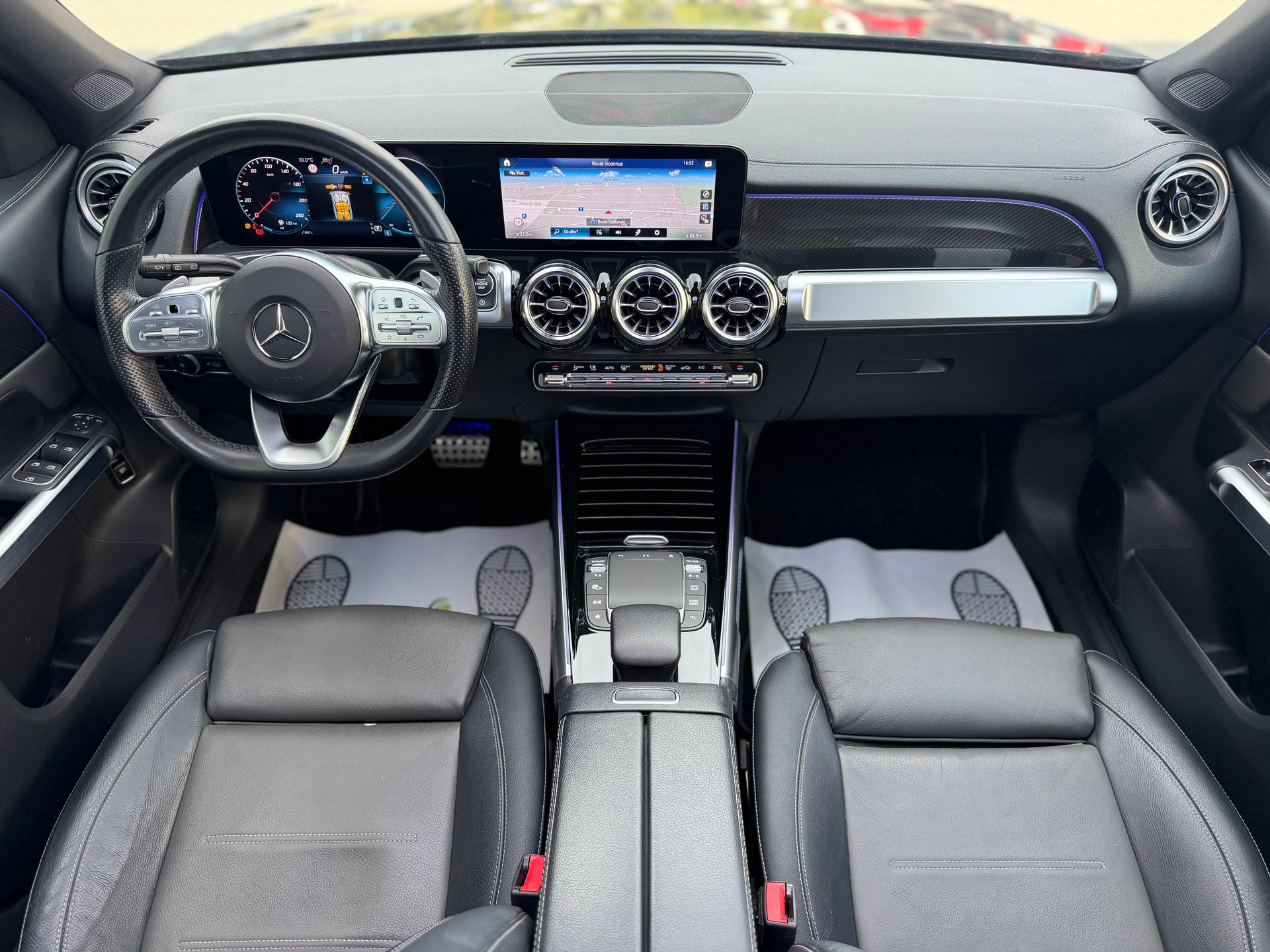 MERCEDES-BENZ GLB 250 4Matic AMG Line 8G-Tronic-image-8