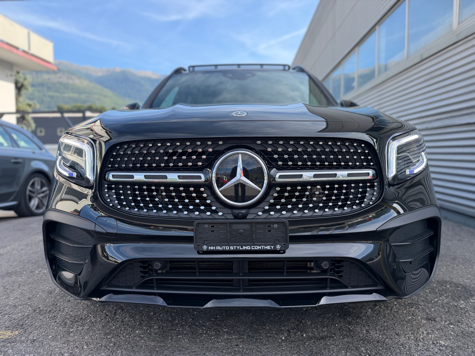 MERCEDES-BENZ GLB 250 4Matic AMG Line 8G-Tronic-image-1