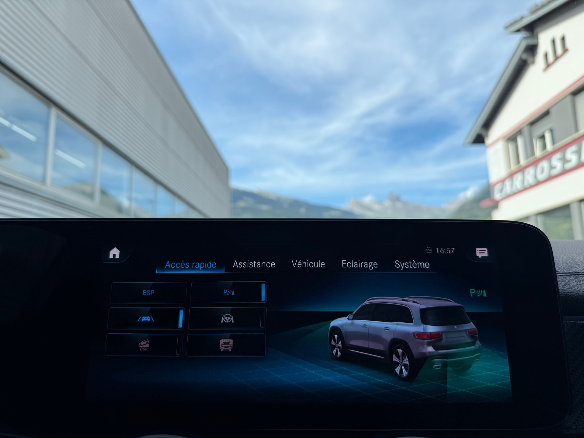 MERCEDES-BENZ GLB 250 4Matic AMG Line 8G-Tronic-image-12