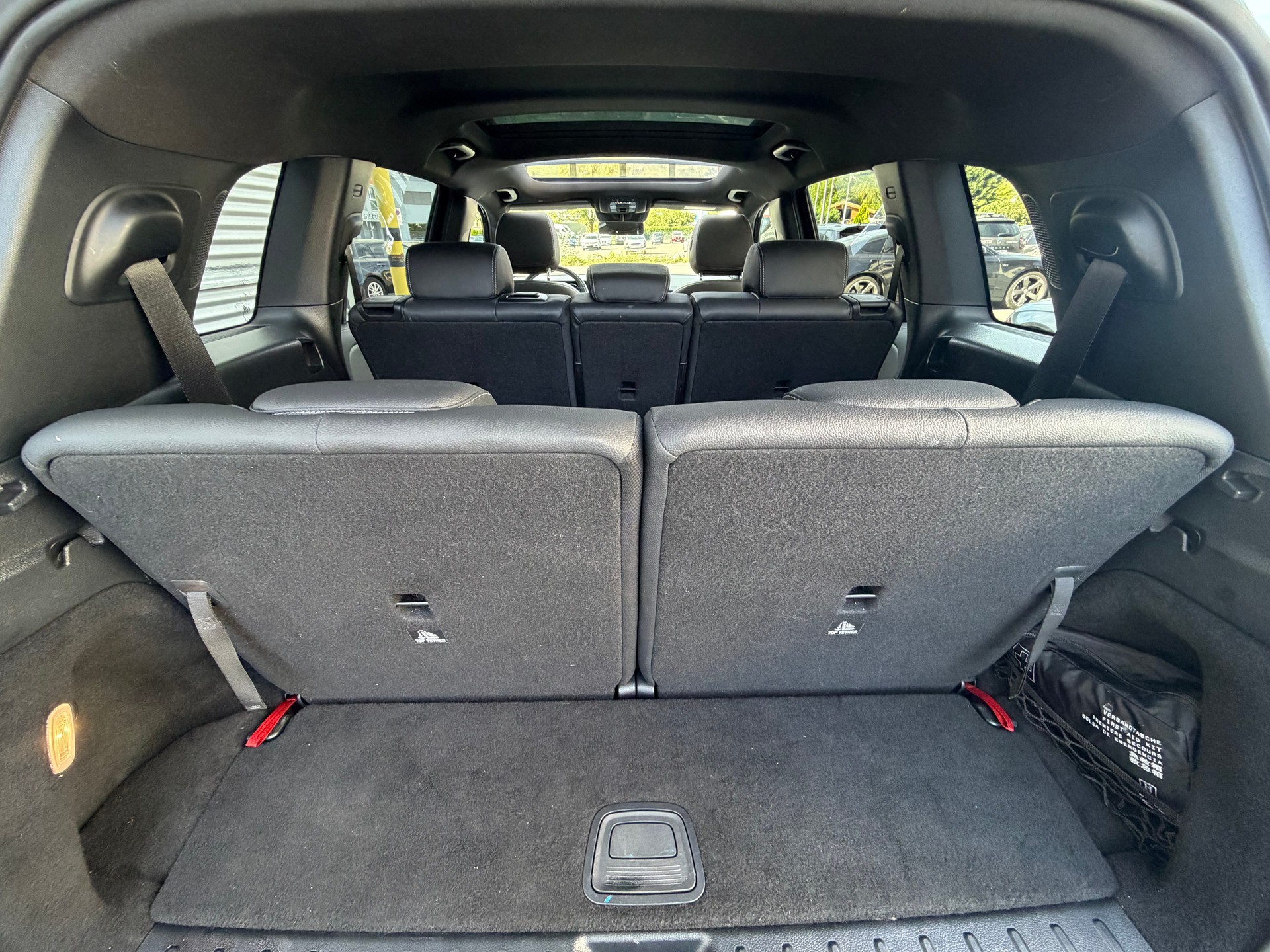 MERCEDES-BENZ GLB 250 4Matic AMG Line 8G-Tronic-image-7